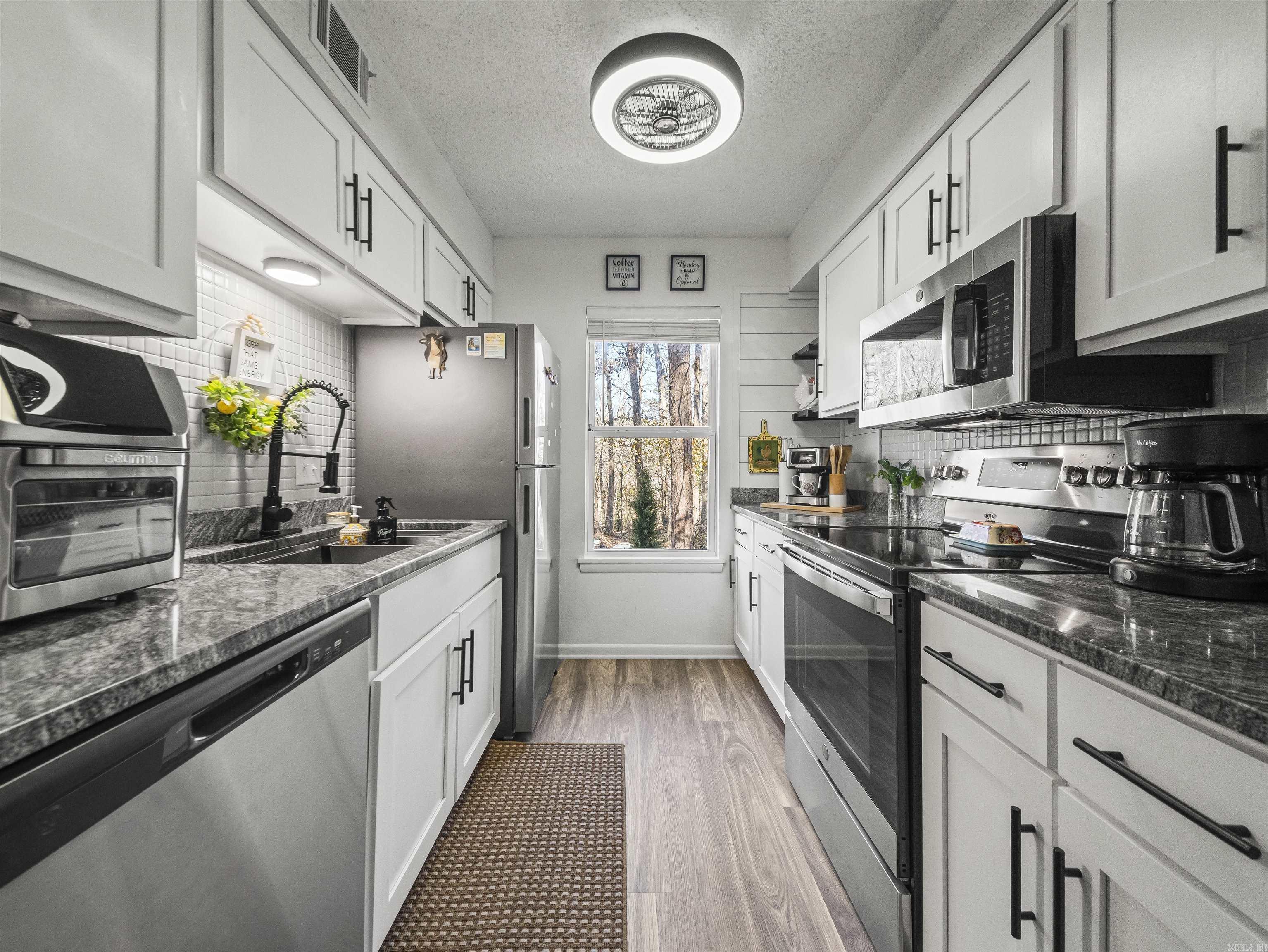 Desoto Courts Townhouse 1 - Residential