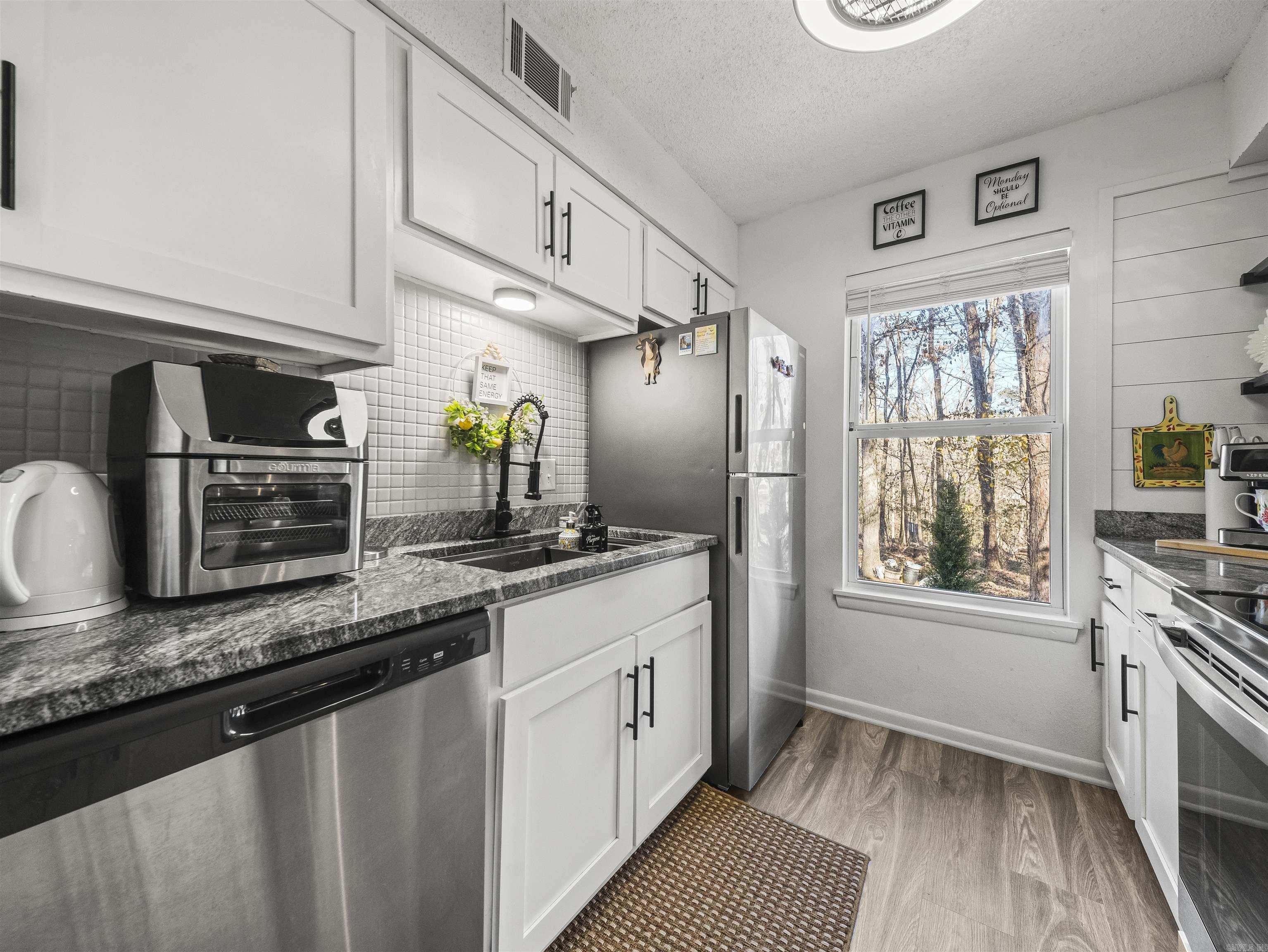 Desoto Courts Townhouse 1 - Residential