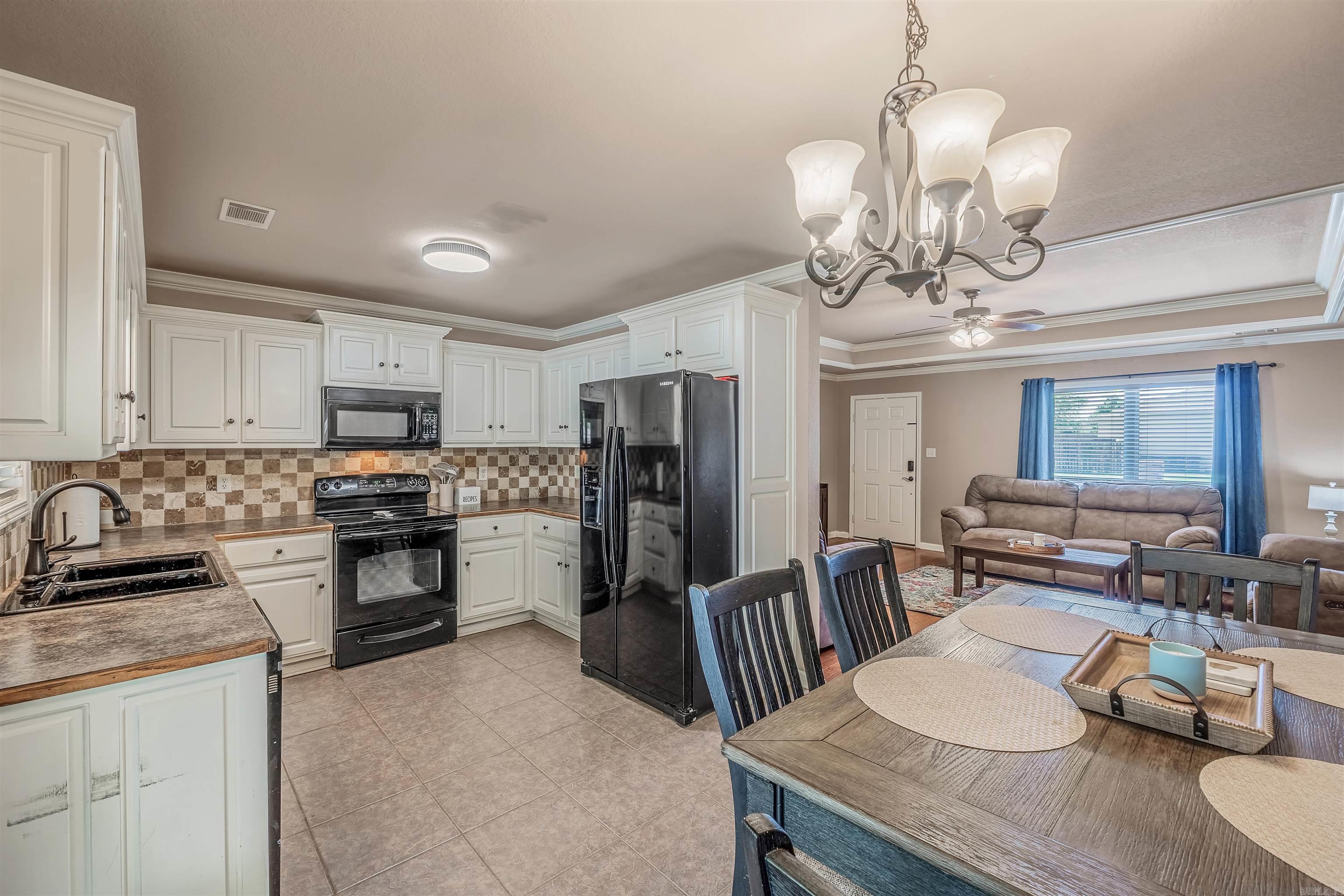 CROSS CREEK - Residential