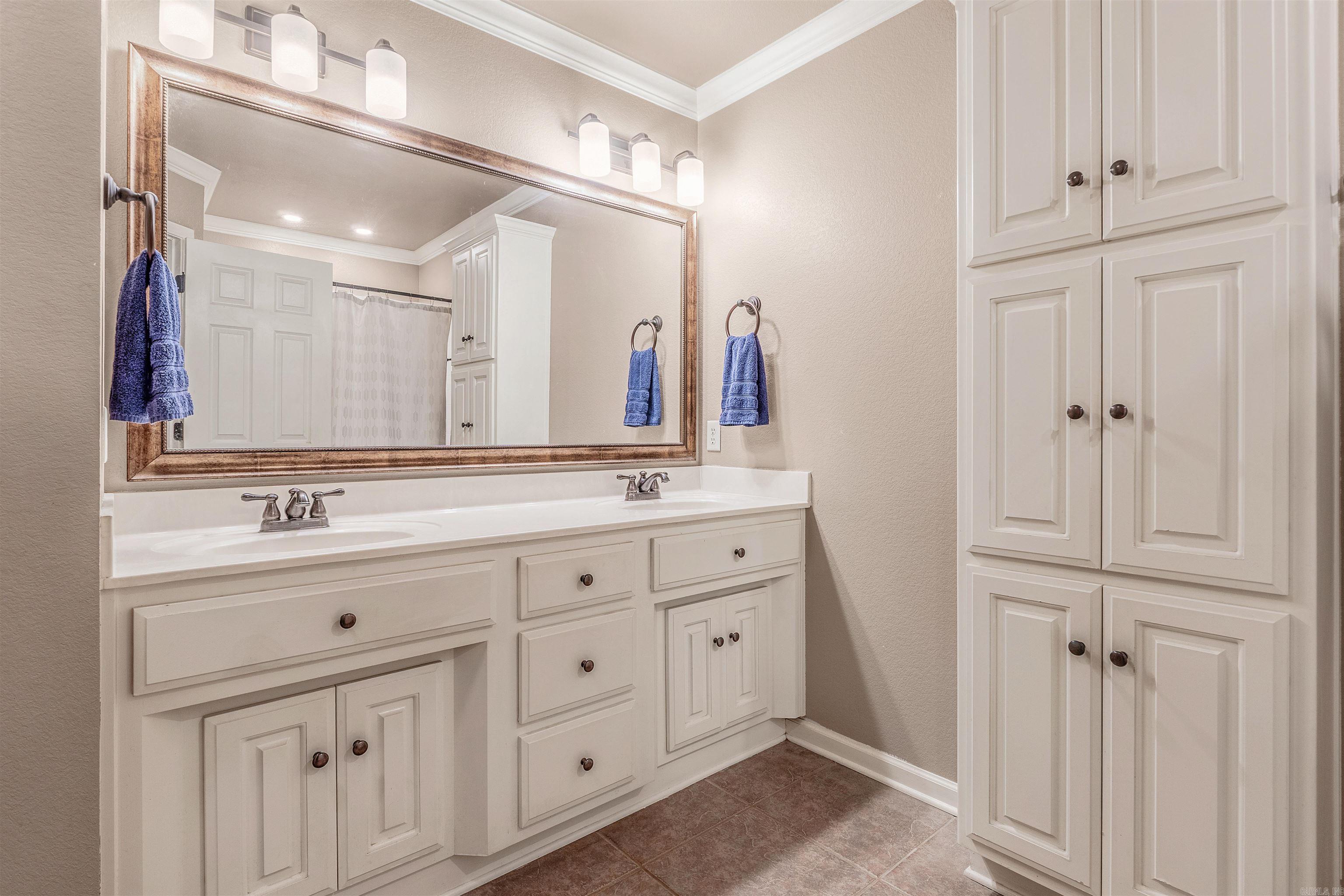 CROSS CREEK - Residential