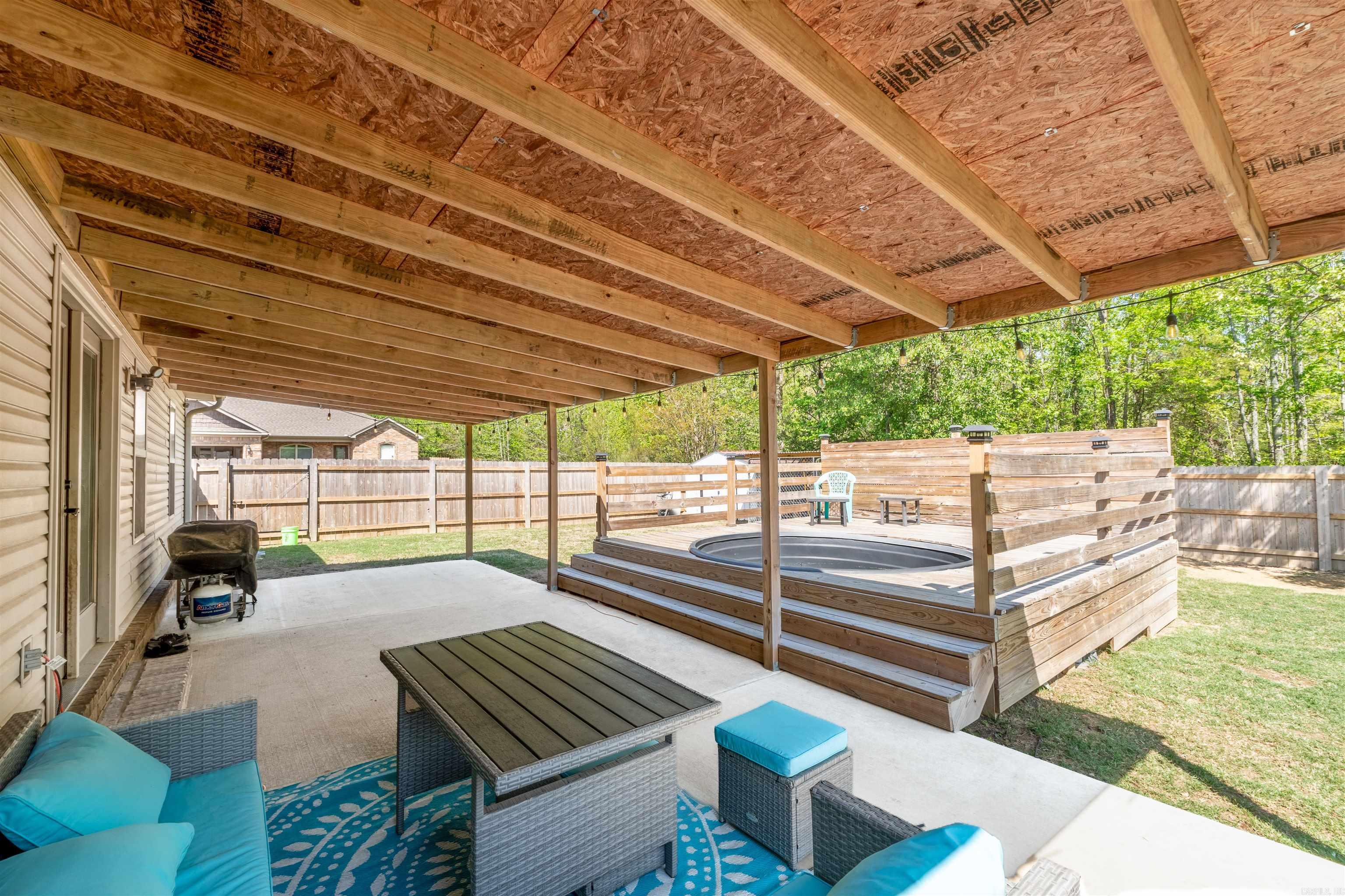 CROSS CREEK - Residential