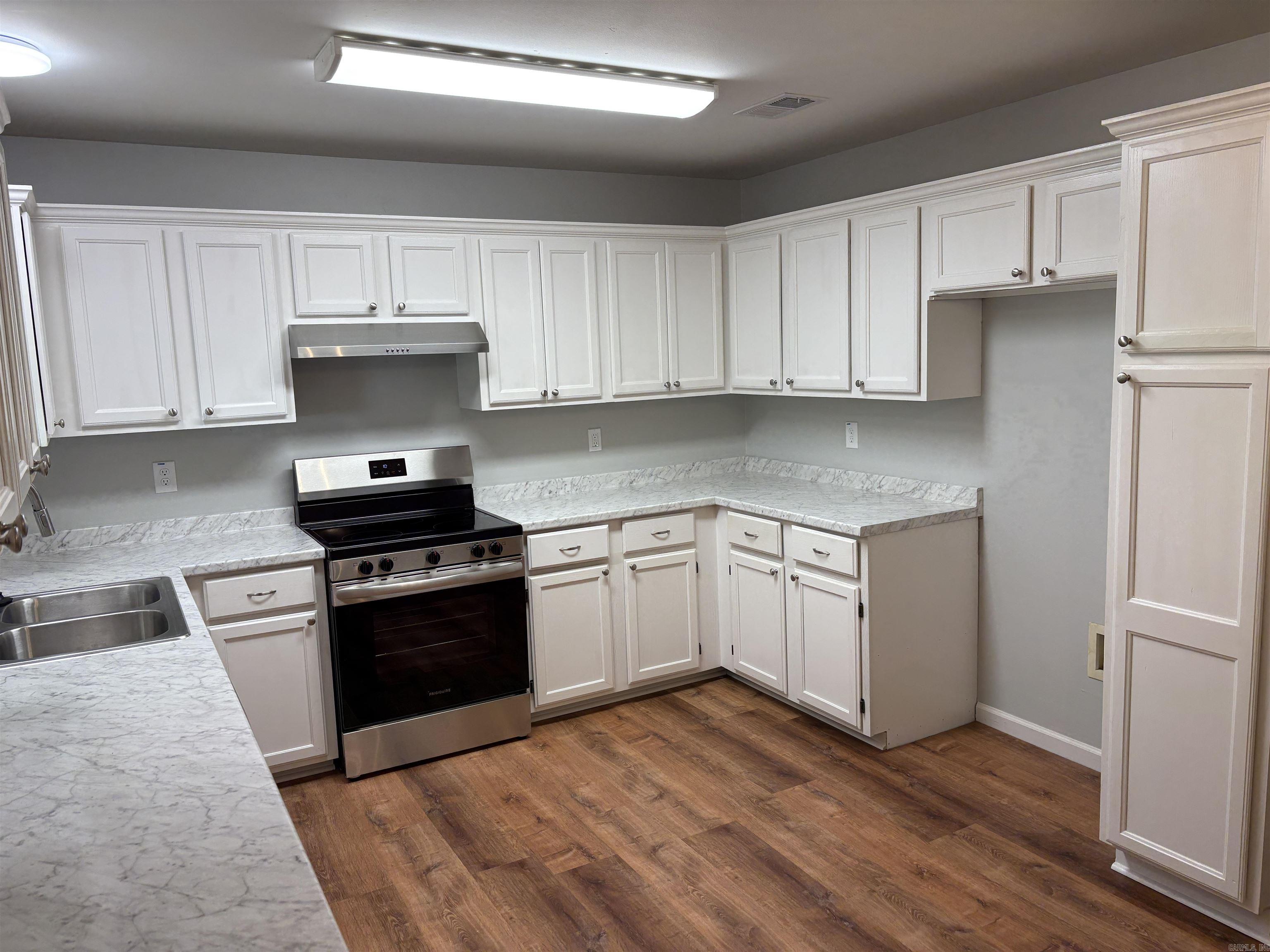 DOVE CREEK - Residential