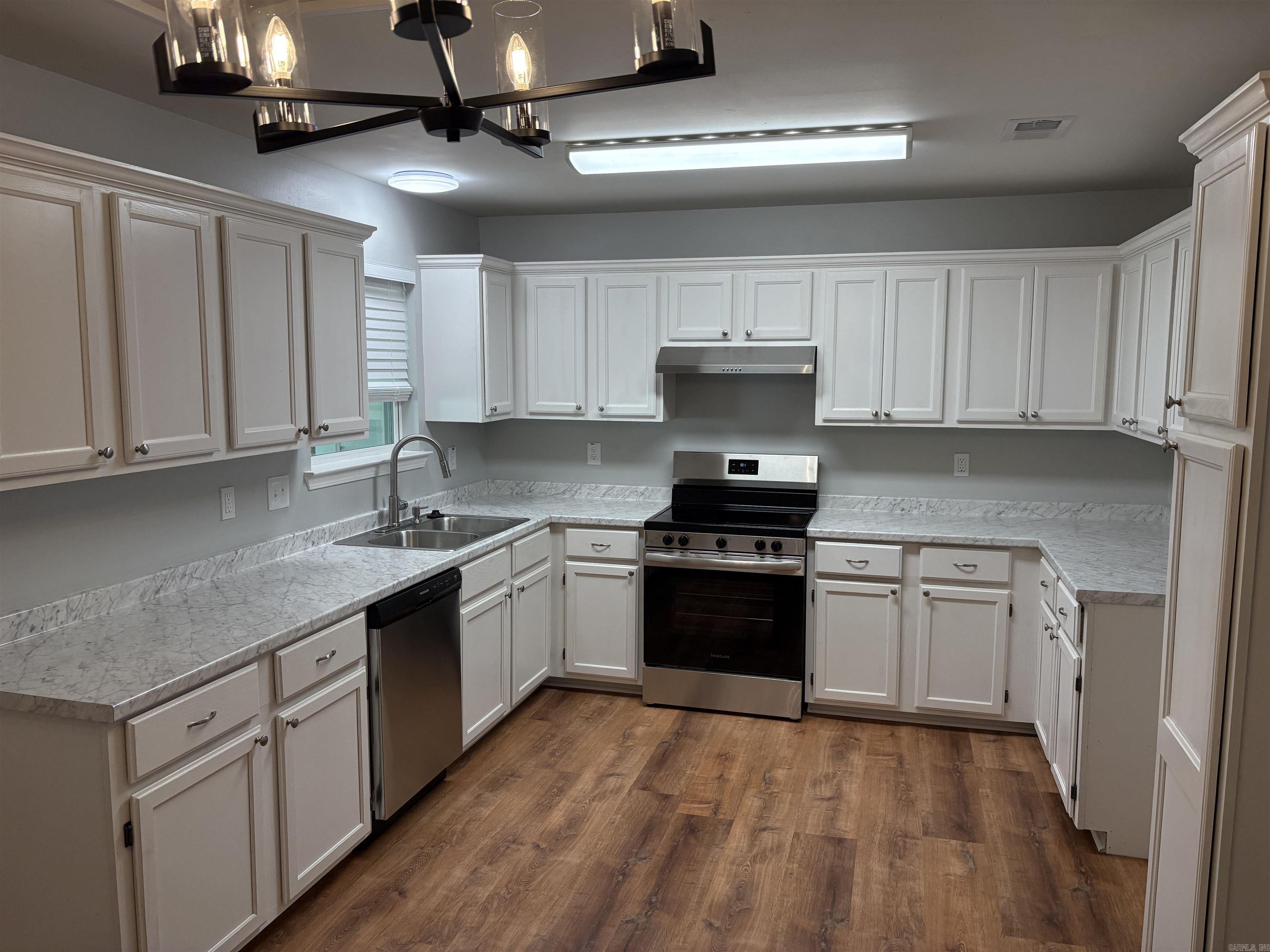 DOVE CREEK - Residential