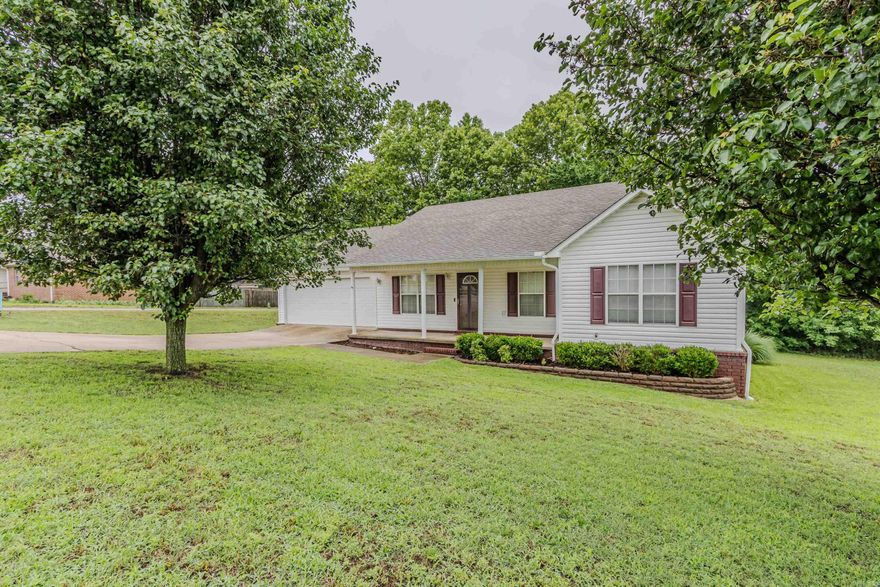This 3 bedroom, 2 bath home sits on a corner lot in one of Paragould’s established neighborhoods and has already had several of the big ticket updates done for you. The roof is approximately 4 years old, the HVAC was replaced in May 2026, and the hot water heater is only about 6 months old. All new appliances will stay with the home. Inside, you’ll find fresh paint throughout, a comfortable layout, vaulted ceilings, and plenty of space to make yourself at home. The security system will also stay with the home for added peace of mind. If you’ve been looking for a well maintained home with solid updates in a great location, this one is definitely worth a look.