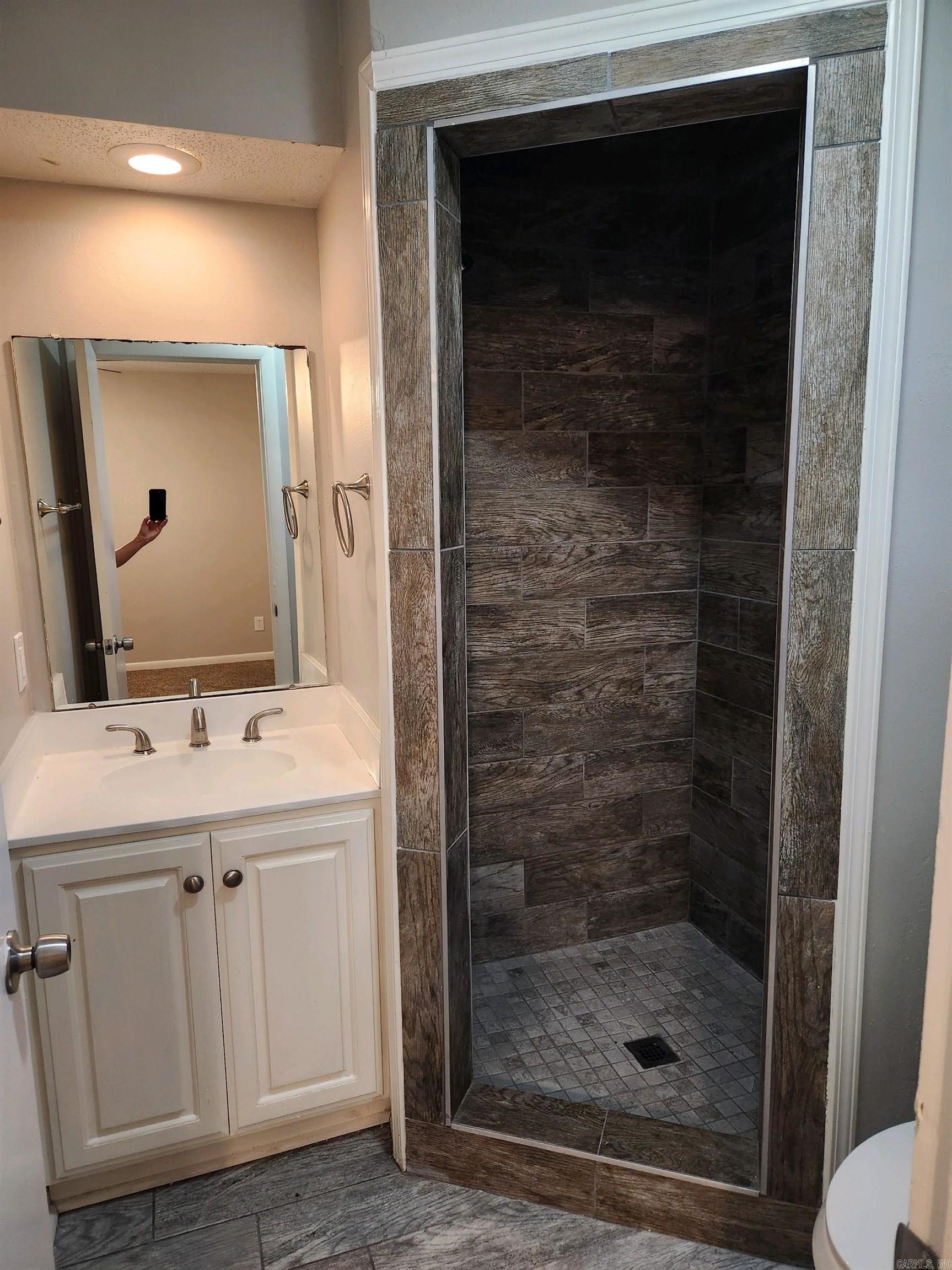 STONEWALL - Residential