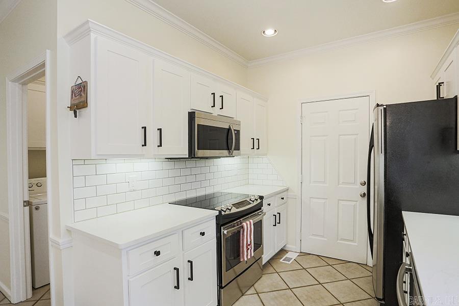 LEAWOOD COVE ADDN - Residential