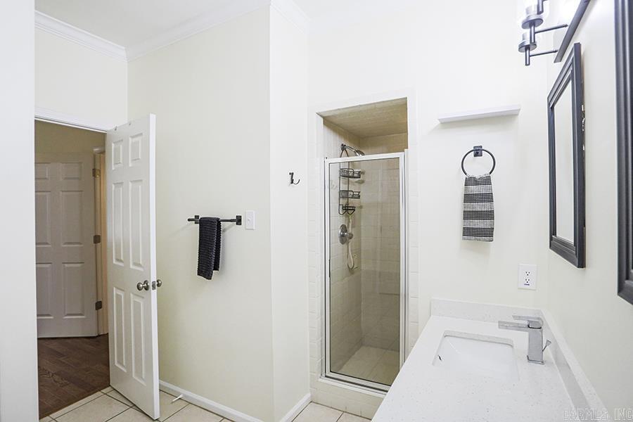 LEAWOOD COVE ADDN - Residential