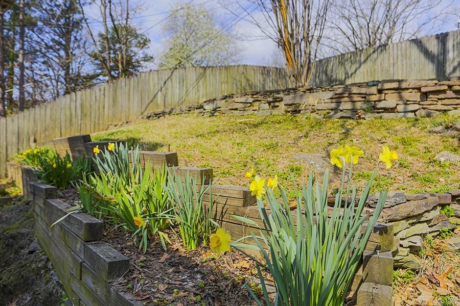 LEAWOOD COVE ADDN - Residential