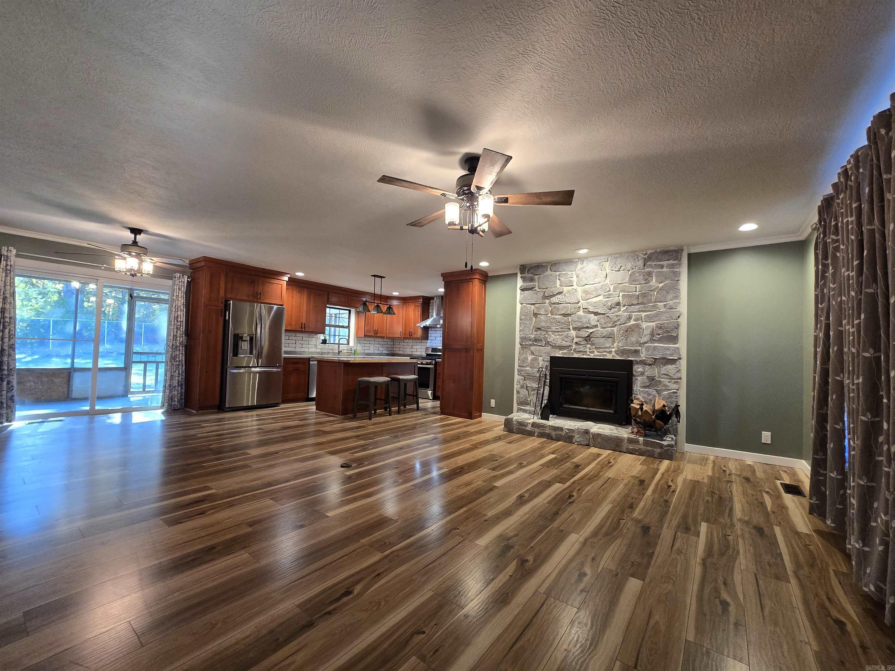 FOX HUNT RIDGE - Residential