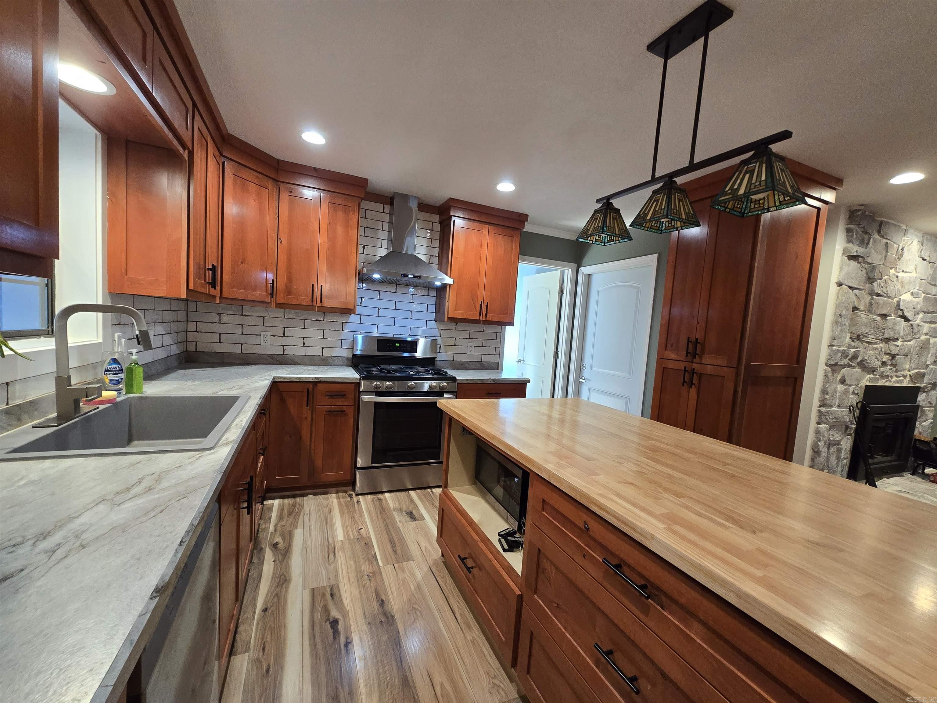 FOX HUNT RIDGE - Residential