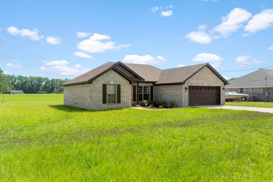 This well-maintained brick home features an inviting kitchen and dining combo, a spacious master suite, and a convenient split-bedroom layout — all just minutes from Searcy! Enjoy stylish luxury vinyl plank flooring throughout and the comfort of a double garage.