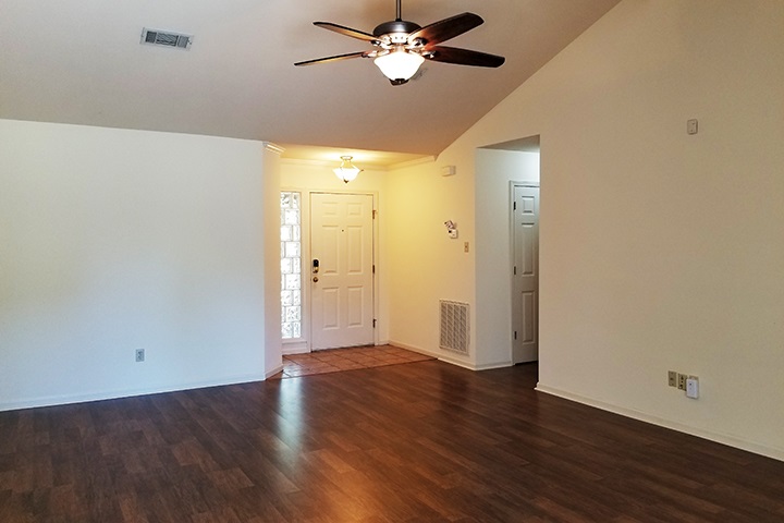 COUNTRY CLUB OF ARK THE - Residential Lease