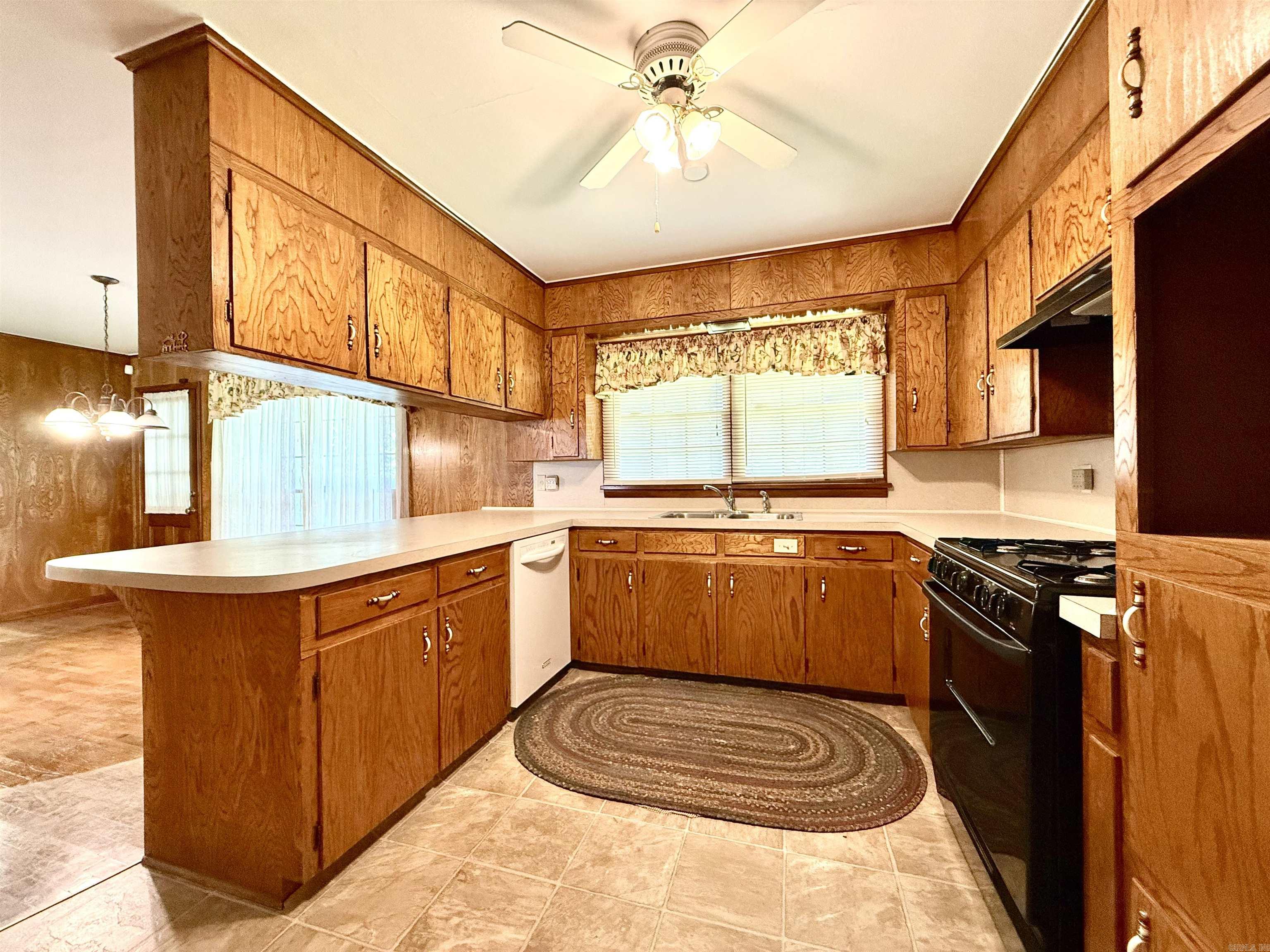 THOMPSON HEIGHTS 2ND S-D - Residential