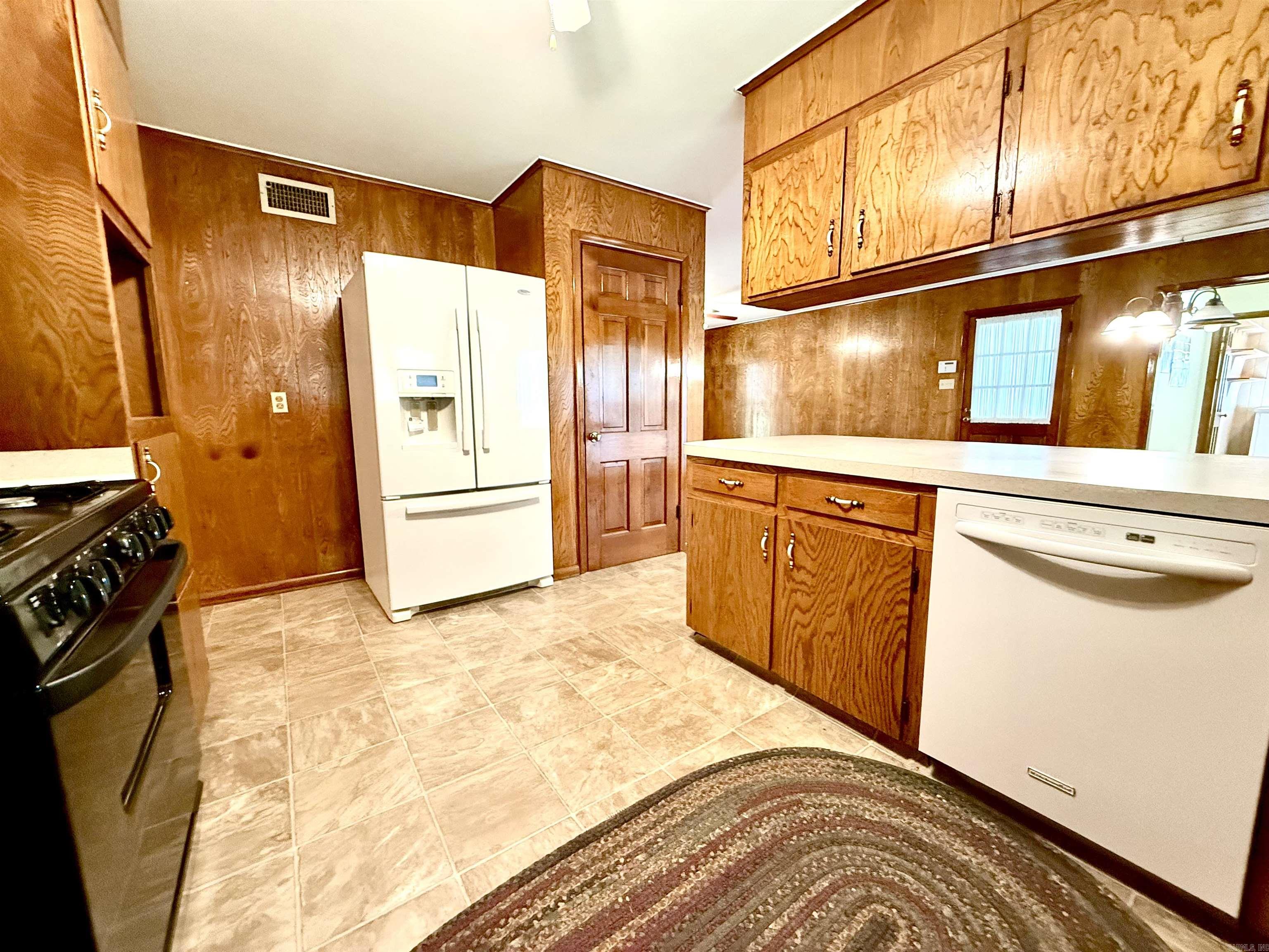 THOMPSON HEIGHTS 2ND S-D - Residential