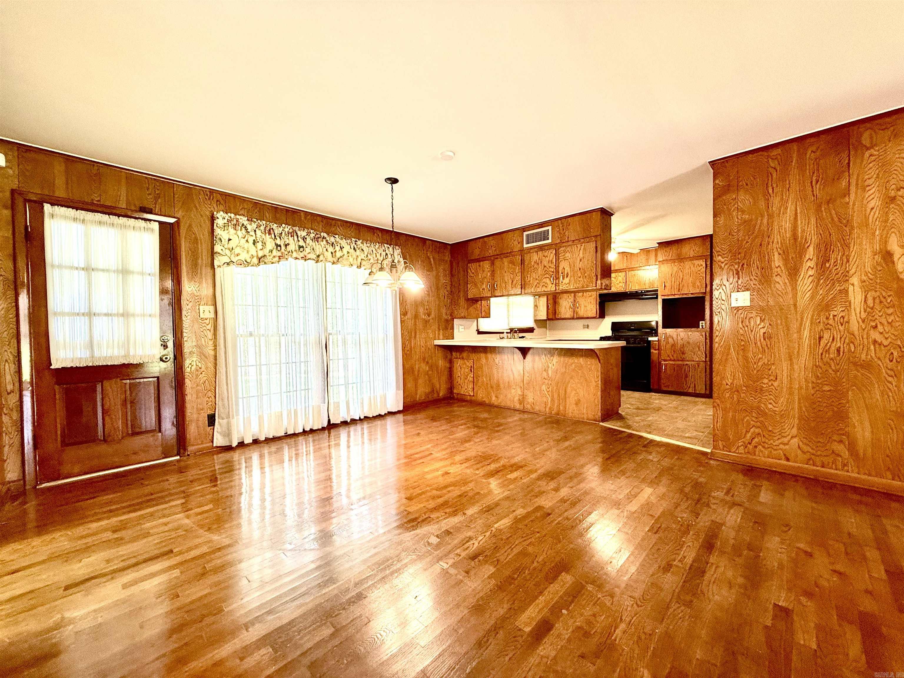 THOMPSON HEIGHTS 2ND S-D - Residential