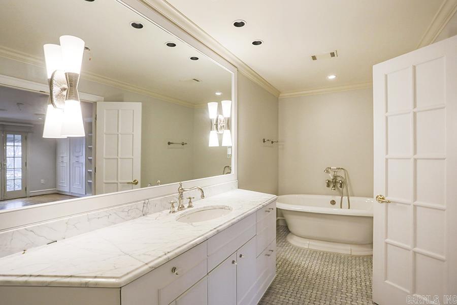 Townhouse in the Park - Residential