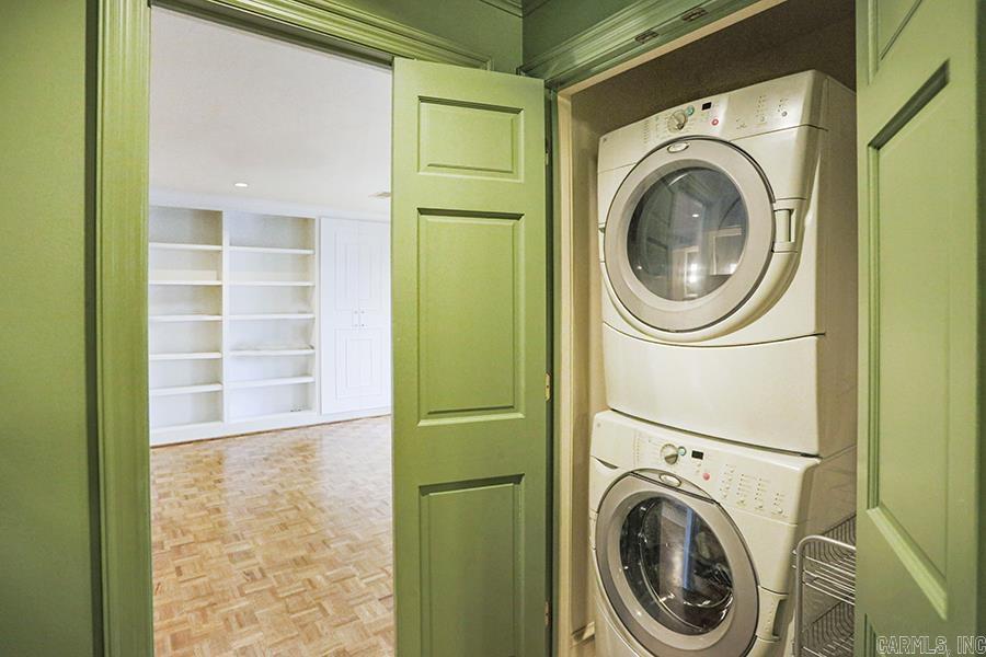 Townhouse in the Park - Residential