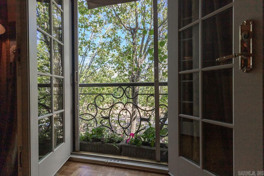 Townhouse in the Park - Residential