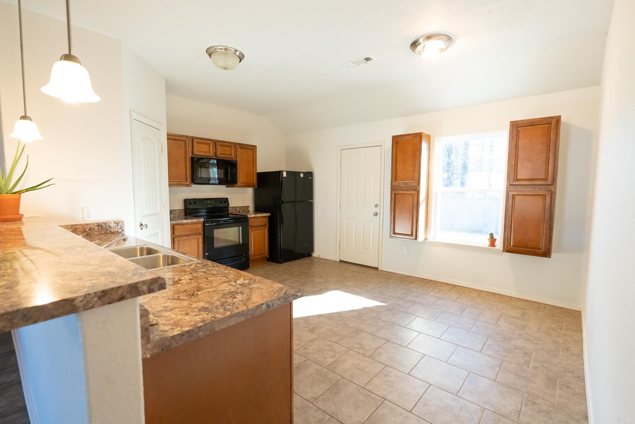 WOODLANDS EDGE - Residential