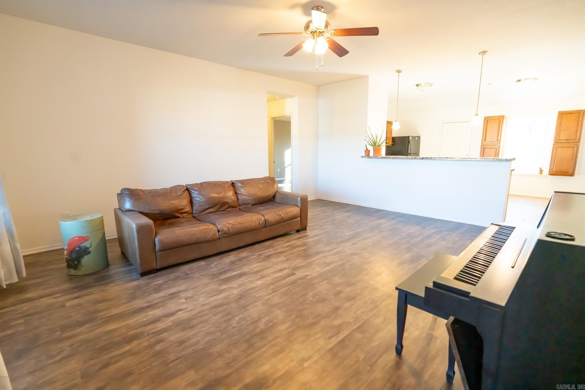 WOODLANDS EDGE - Residential