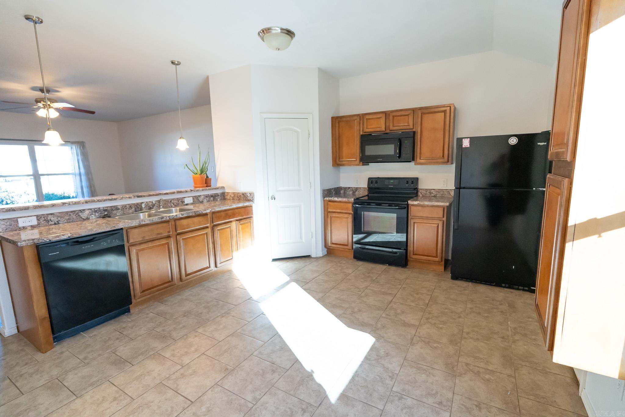 WOODLANDS EDGE - Residential