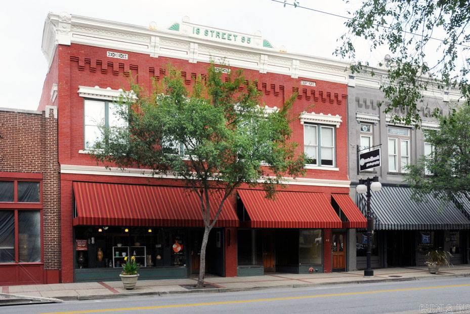 2 story approx. 8,550 SF mixed use income producing property. The first floor offers two retail suites consisting of ±2,550 SF and ±1,650 SF. The second floor consists of ±2,340 SF apartment and ±1,935 SF office space. This is a great investment opportunity in the thriving downtown Argenta district of North Little Rock. Walking distance to restaurants, clubs, theater and entertainment. Across from trolley stop with one of a kind view of Little Rock skyline. Contact Broker for income and expense information.