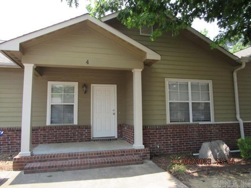 Well maintained 3-bedroom unit located in the highly sought after Stonegate Townhome Complex! This unit is all electric, comes with kitchen appliances including refrigerator, washer & dryer, 2-inch blinds throughout, covered rear patio, stained concrete floors throughout, and more! Lawn Care Included. Available Now! No Pets Allowed! ***PLEASE NOTE WE DO NOT ADVERTISE ON CRAIGSLIST OR FACEBOOK MARKETPLACE. ANY LISTING OF OURS SEEN IS A SCAM!!!***