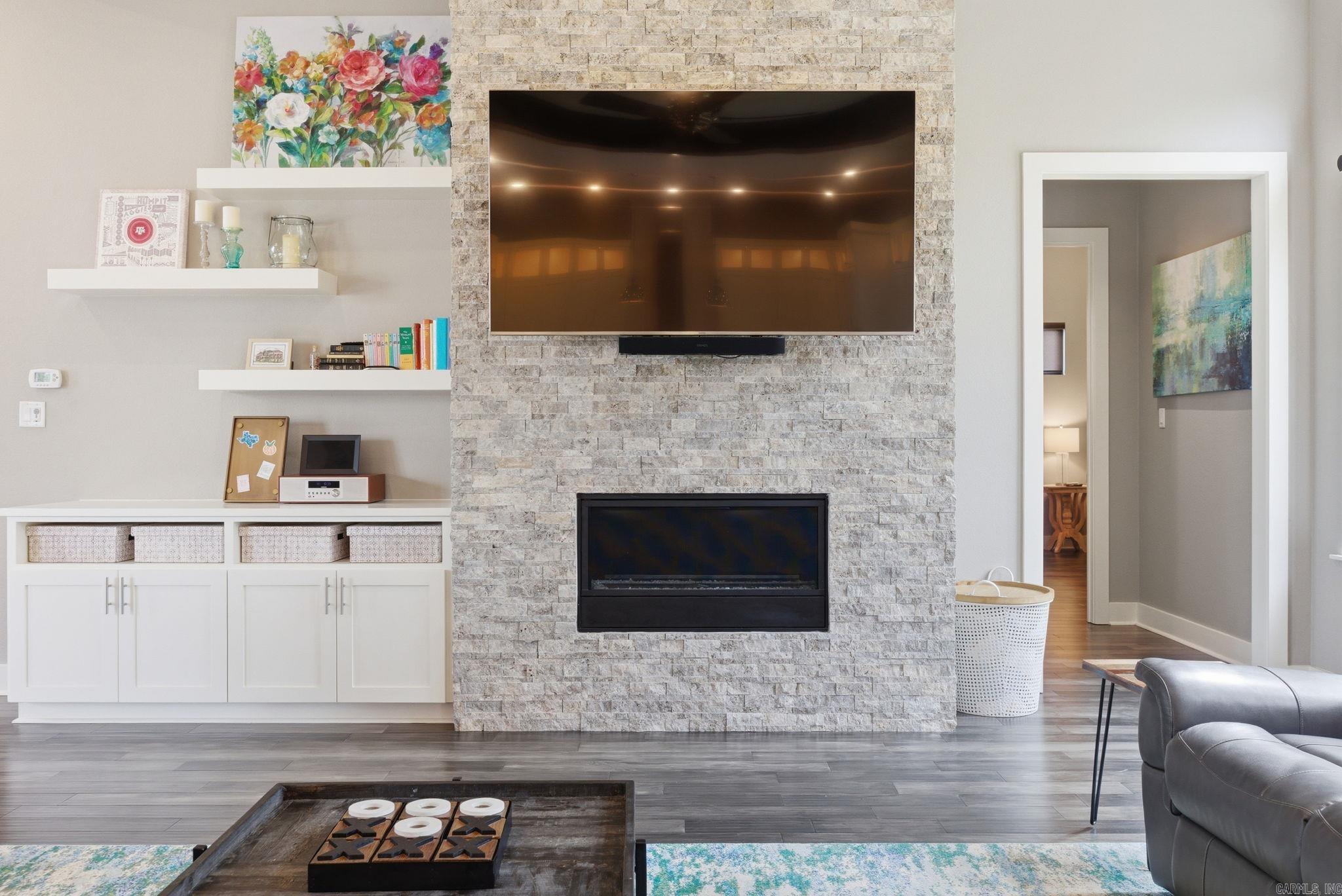 WEST LAKE VILLAGE - Residential