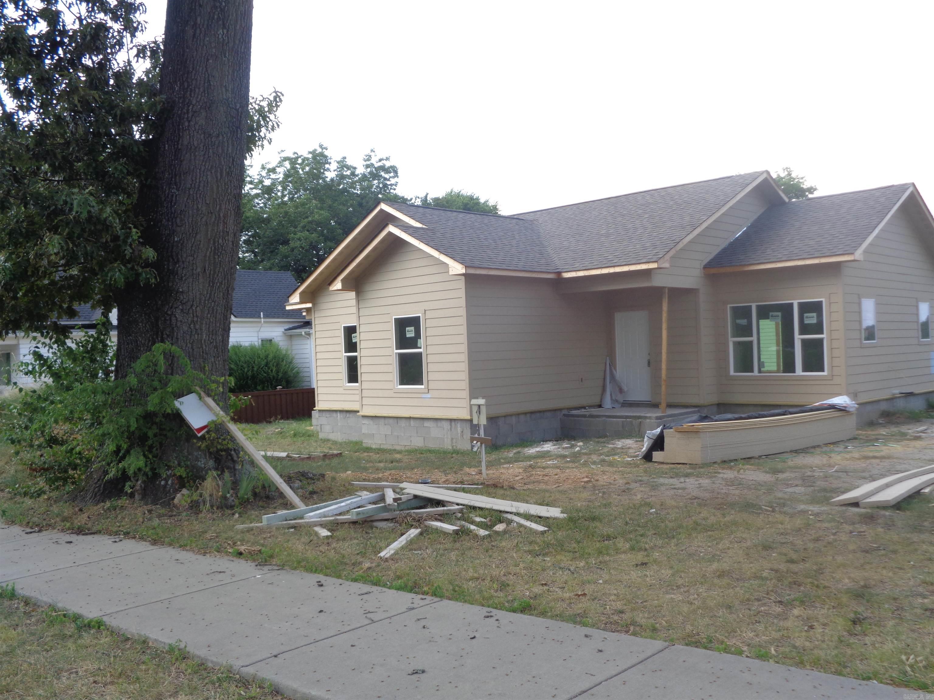 Brand new duplex apartments with 2 bedrooms in each unit currently under construction. Kitchens are furnished. Tenant pays own water, gas and electric utilities. Housing-Section 8 Tenants are accepted. NO pets or animals allowed. Estimated completion date is October 15, 2025.