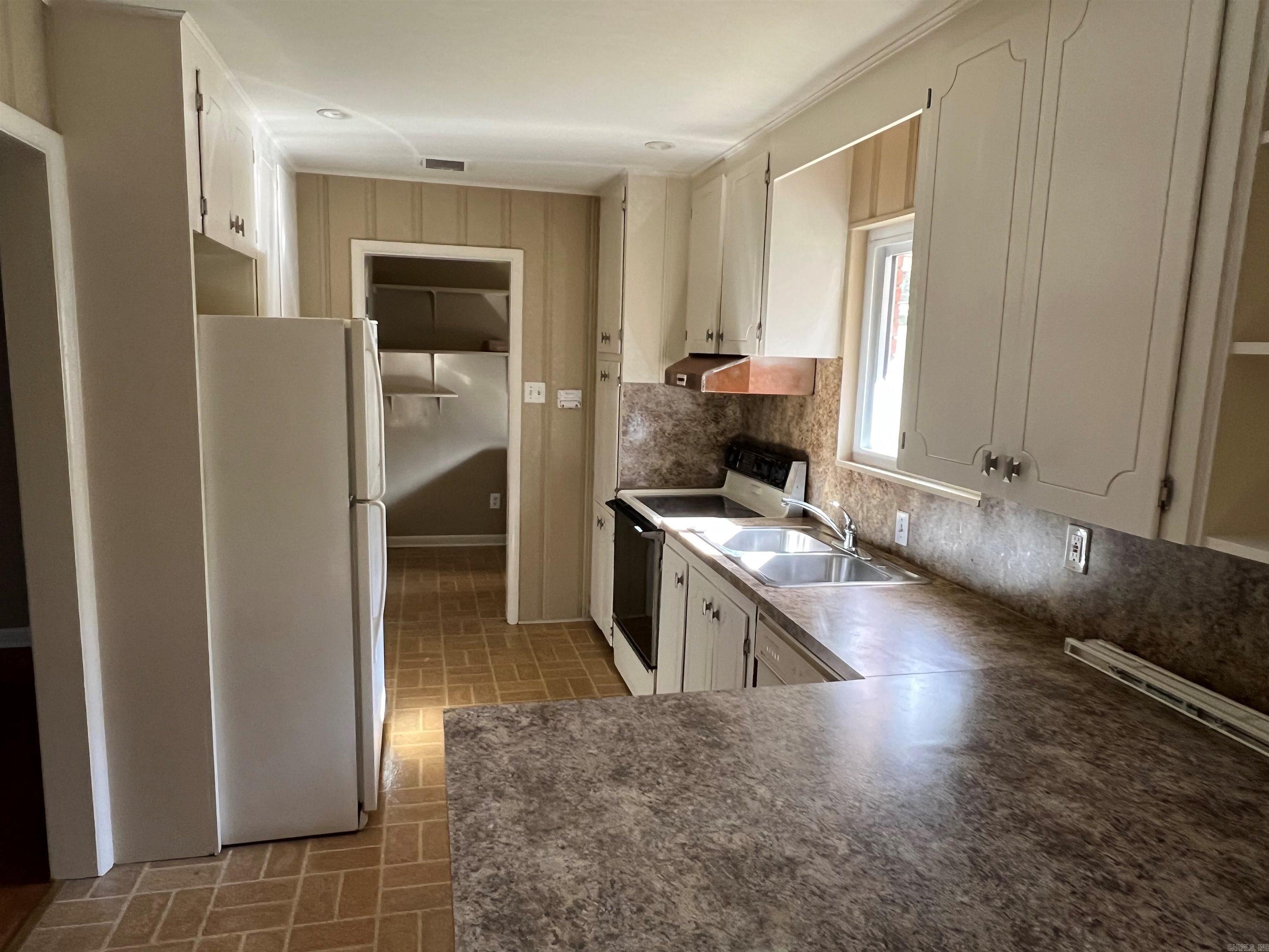 Markham Manor - Residential Lease