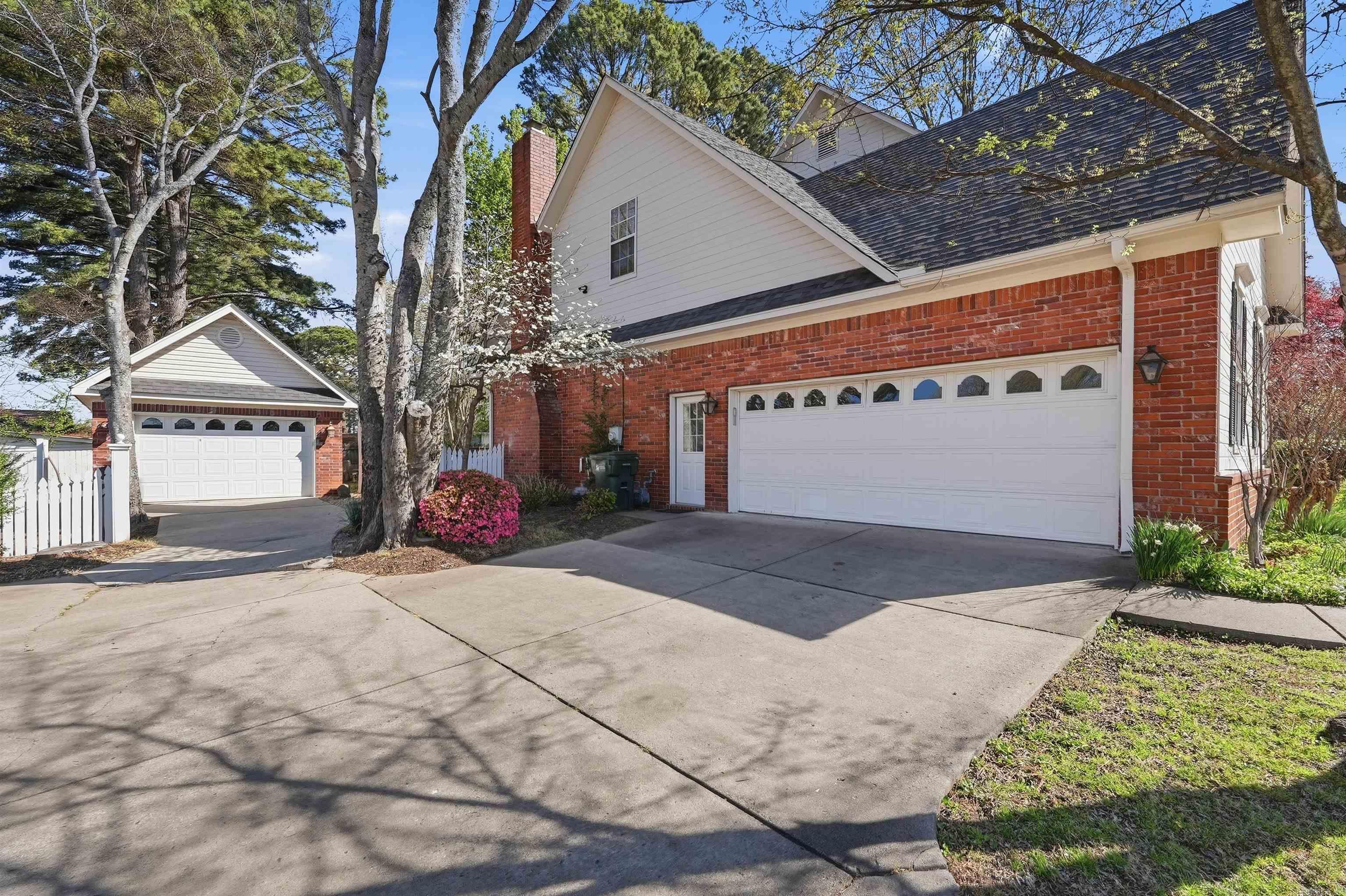 ADAMSBROOKE - Residential