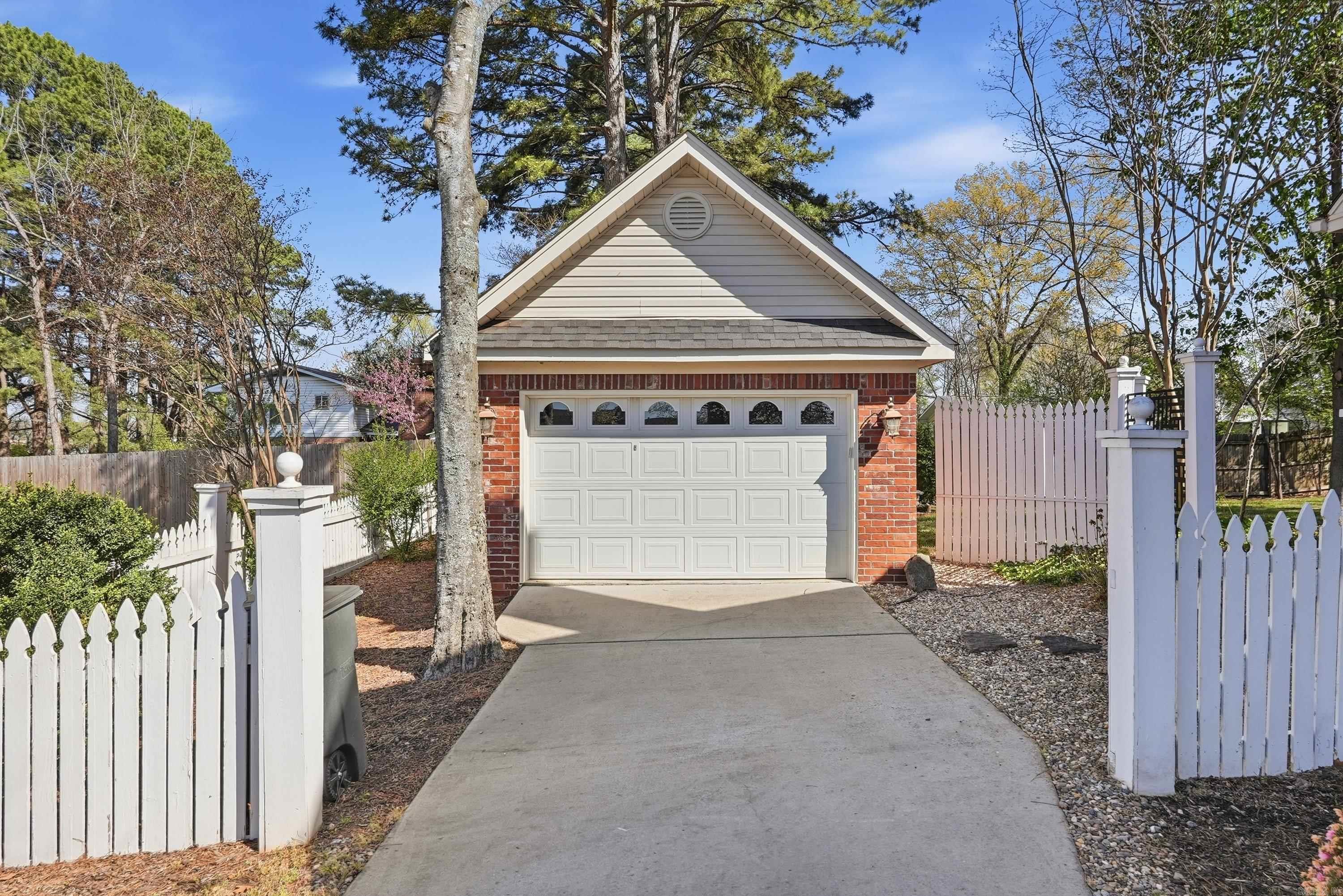 ADAMSBROOKE - Residential