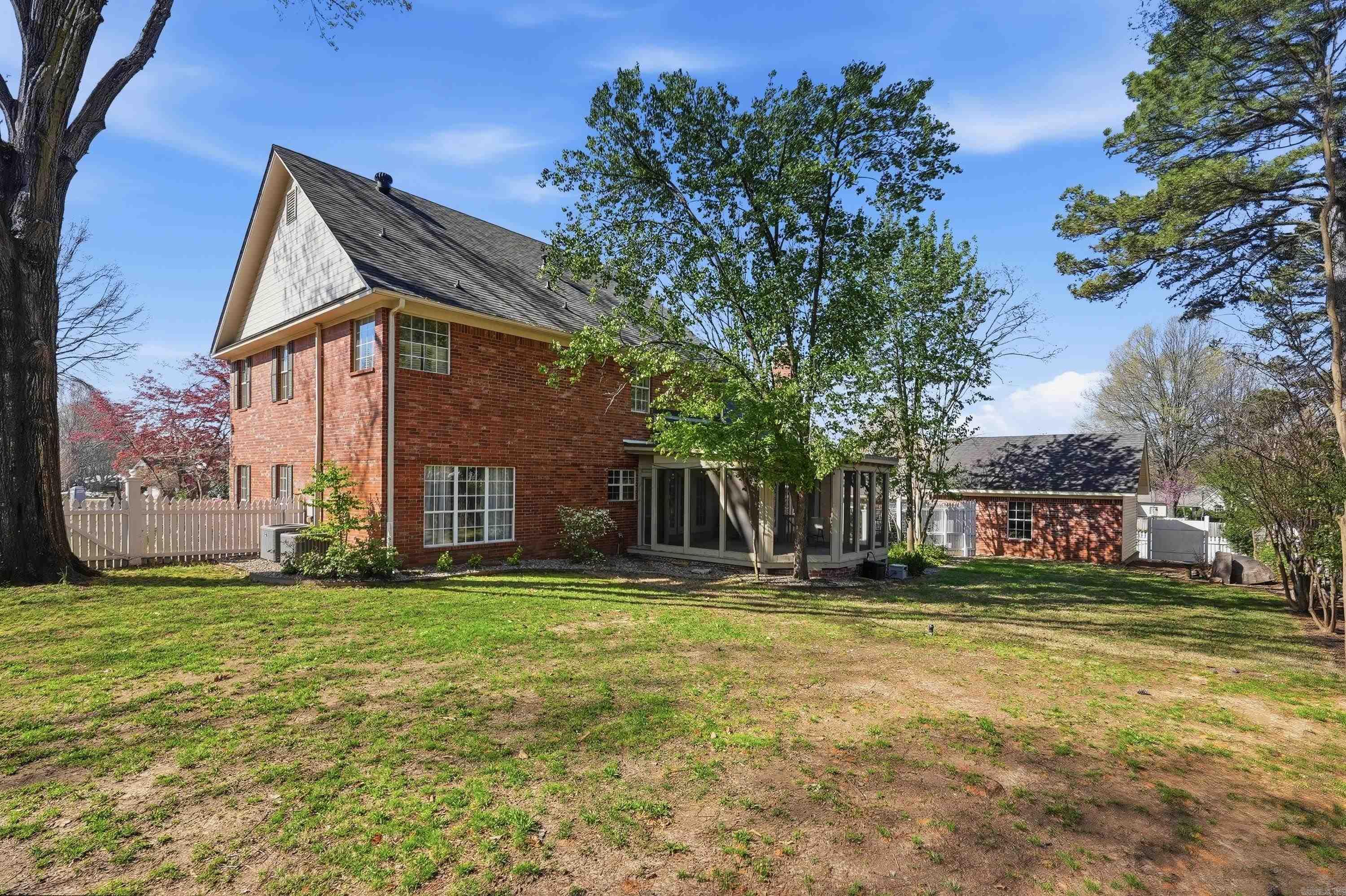 ADAMSBROOKE - Residential