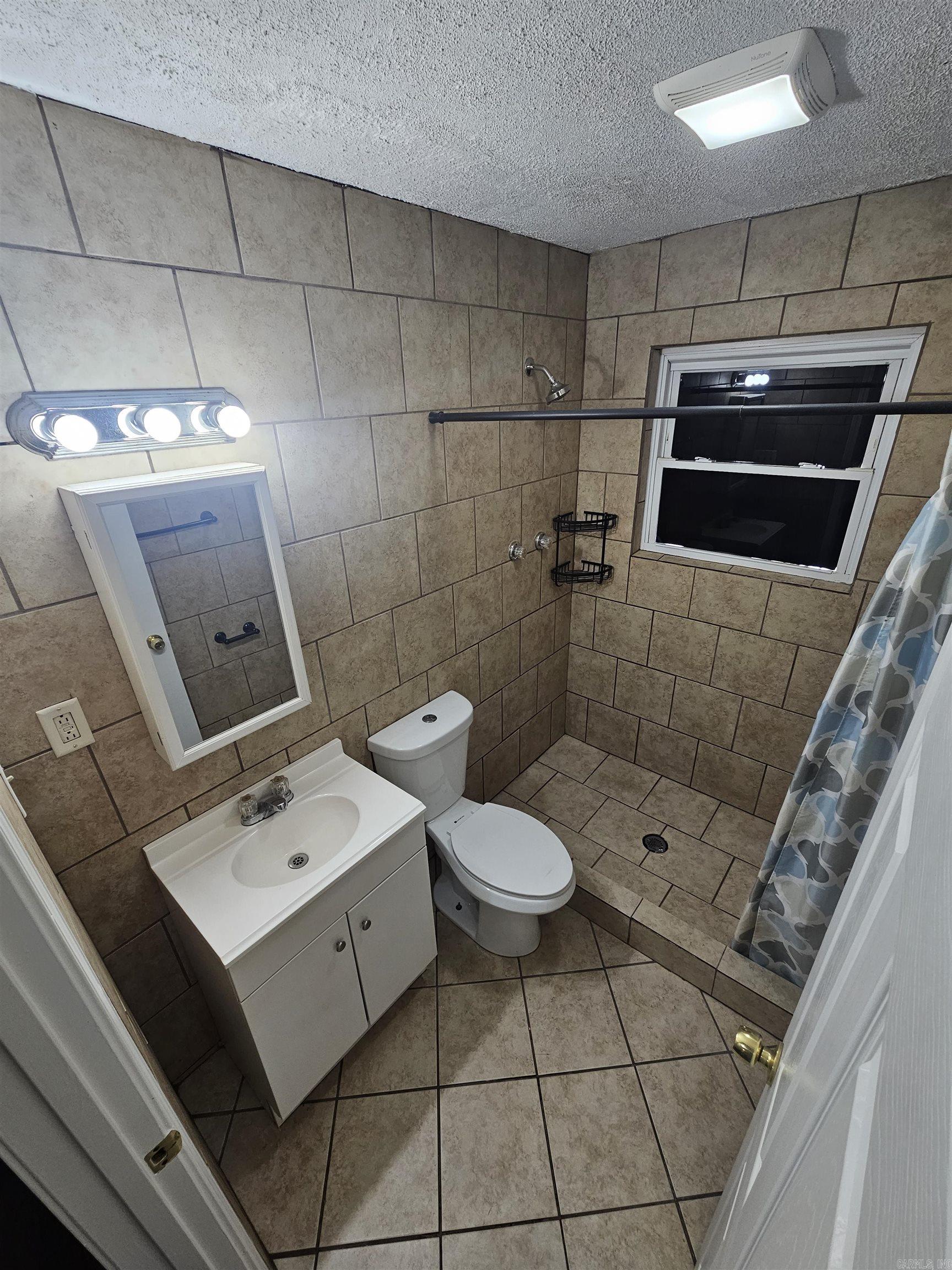 Troutt - Residential Lease