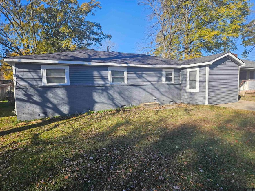 Charming 3BD/2BA in Benton that is waiting for you to call home. Plenty of space throughout. Classic wood burning stove giving the living room character and coziness. Eat-in-kitchen perfect for enjoying meals with family or friends. Ceiling fans in bedrooms. Fenced yard that is ideal for anyone with kids or pets to burn off some energy. Walking distance to Caldwell Elementary and conveniently close to I-30. Minutes away from shopping, dining, and much more! This property is managed by Hoffman Team so beware of scammers - we will never ask you to Cashapp us money. The lease for this property is for 18 months to 2 years with a 3% increase after the first year. Income must be 3x the amount of rent. This property does not accept section 8.