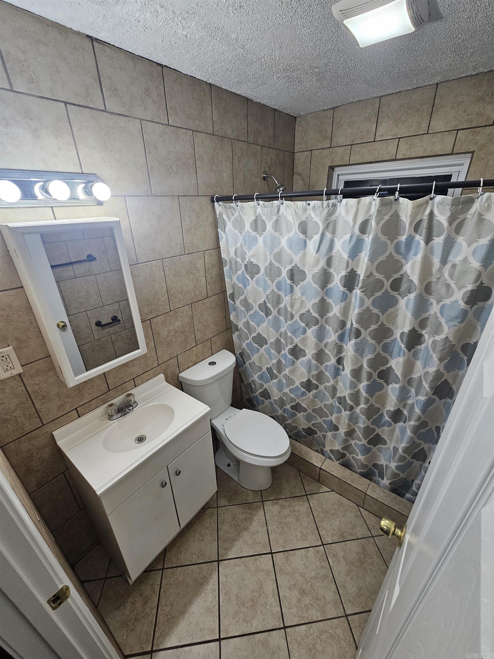 Troutt - Residential Lease