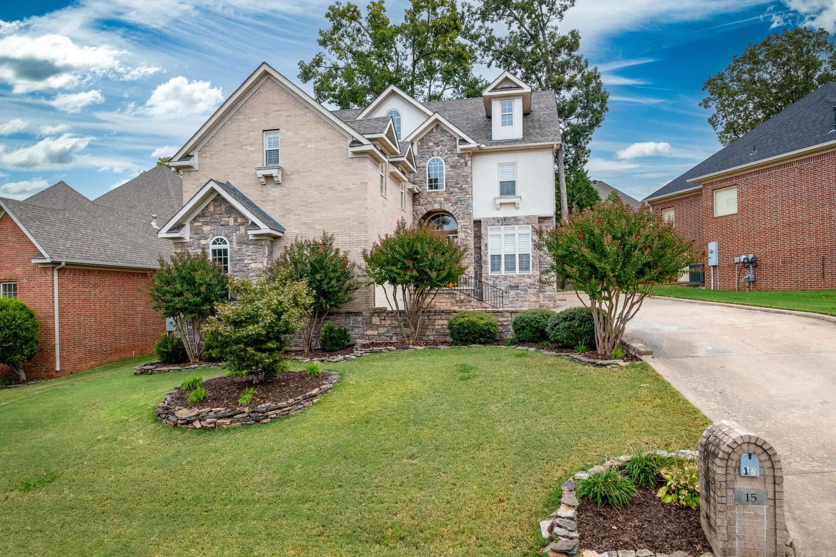 This spacious 4 bed/4 bath has it all – the inviting kitchen with adjoining dining area and den – is the perfect spot for all family and friends’ gatherings. Completing the lower level is a study, 4th bedroom and full bath. Up is primary ensuite, bonus room, 2 guest rooms and 2 full baths. Great curb appeal, with oversized garage, deck, fully fenced backyard. West Little Rock with abundant shopping, eateries, and entertainment.