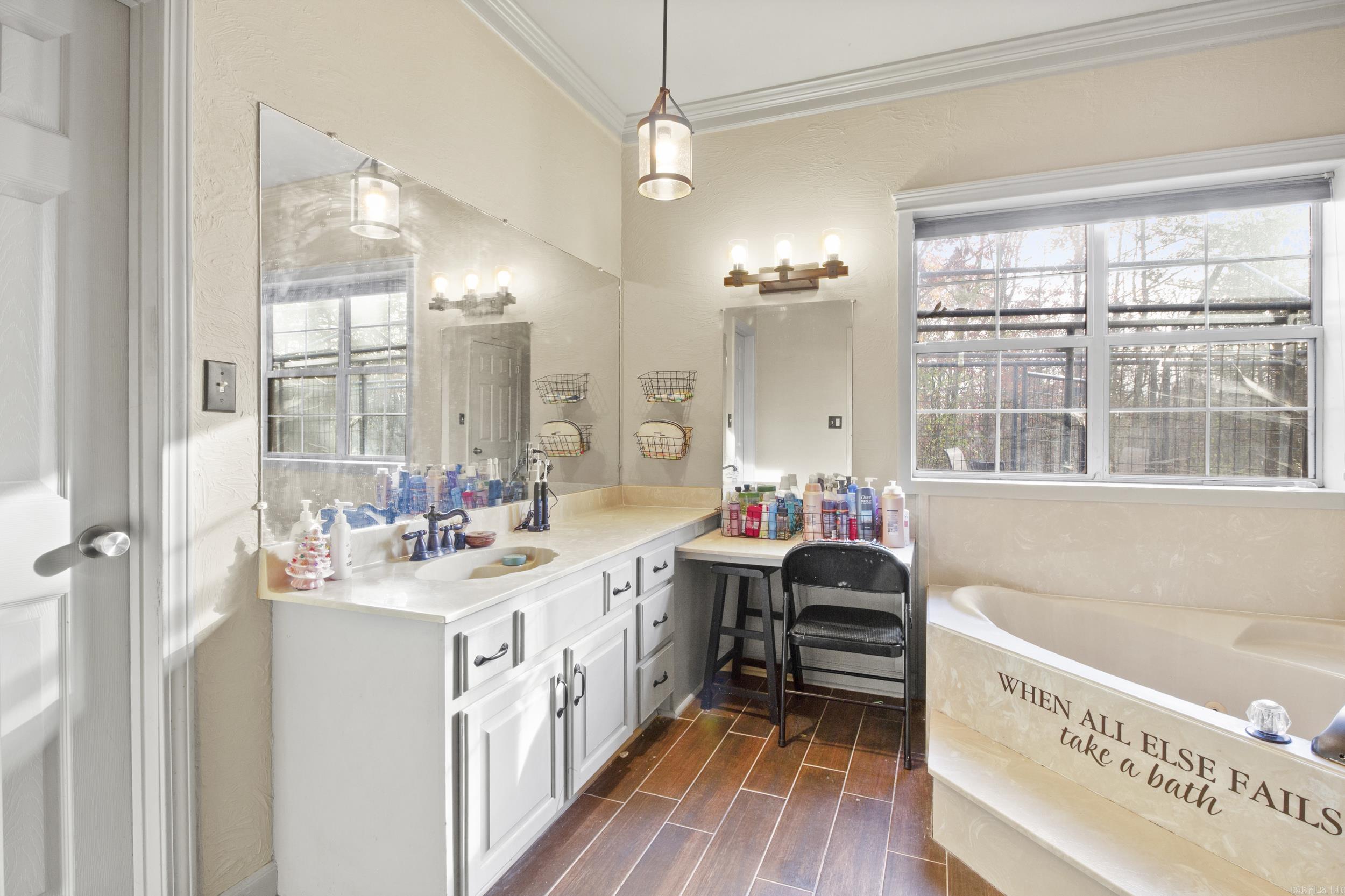 NORTH HILLS ESTATES - Residential