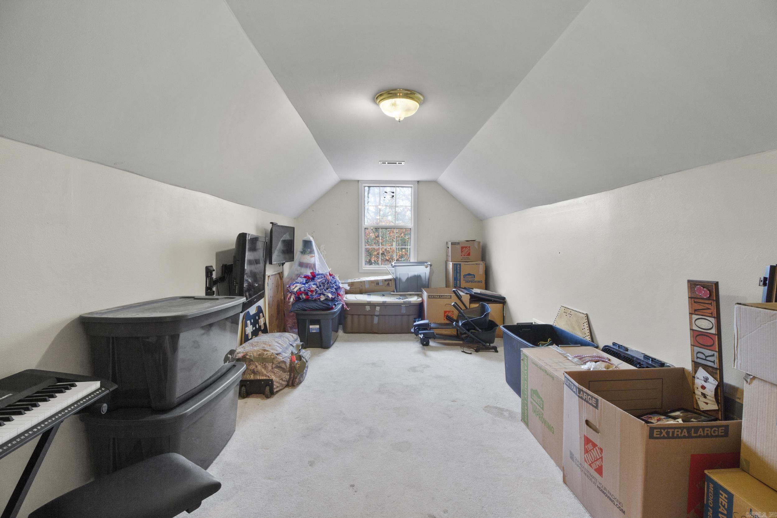 NORTH HILLS ESTATES - Residential