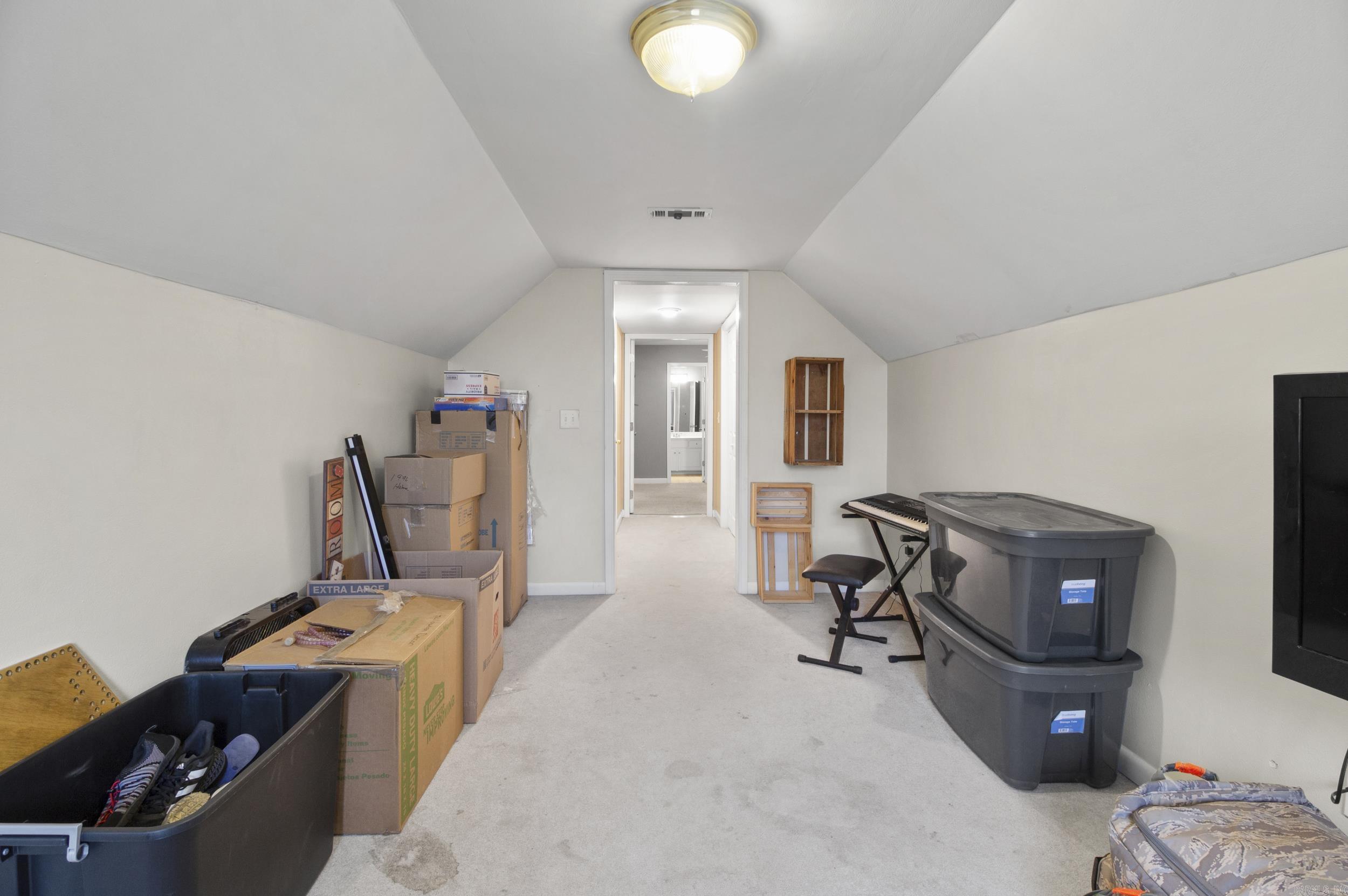 NORTH HILLS ESTATES - Residential