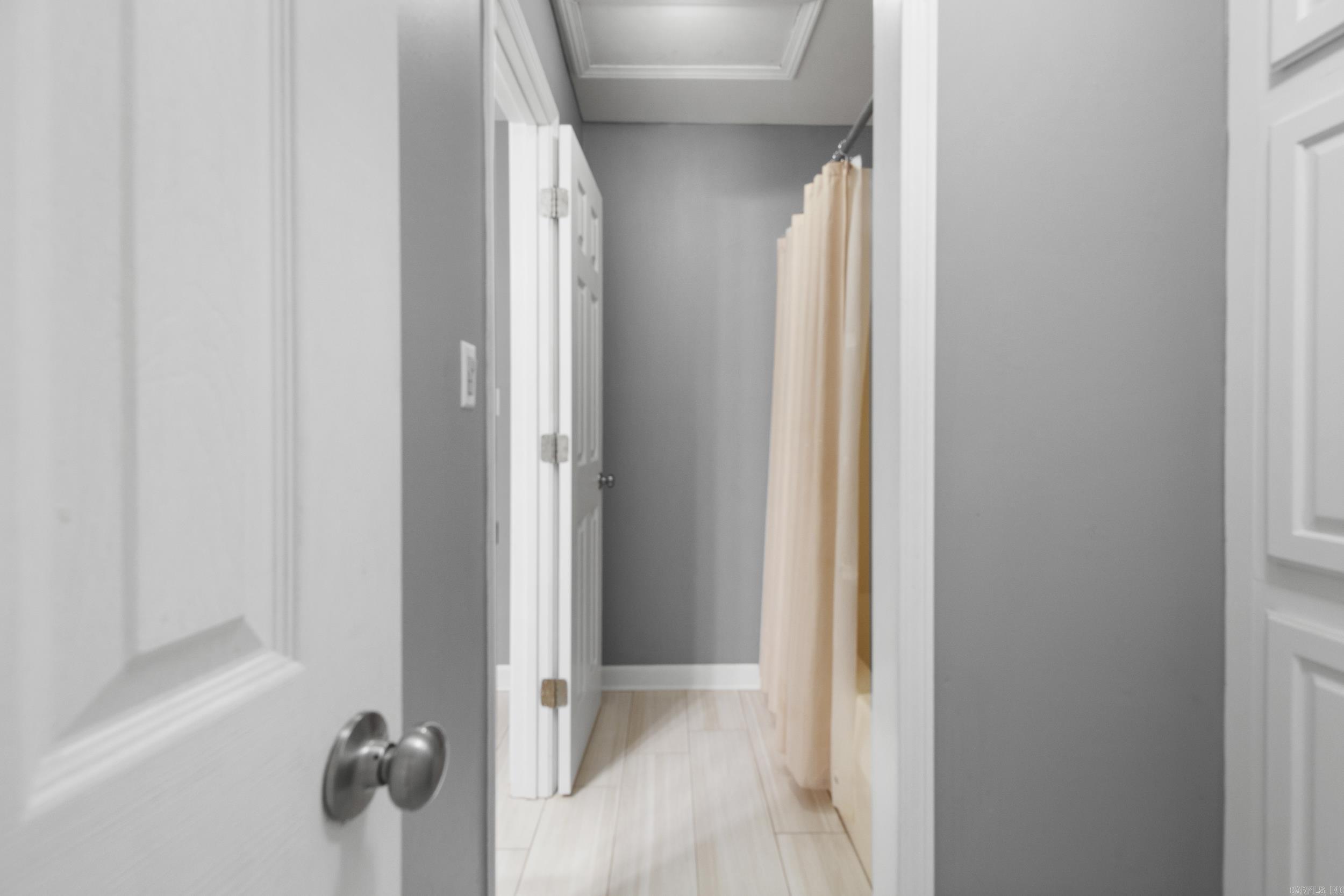 NORTH HILLS ESTATES - Residential