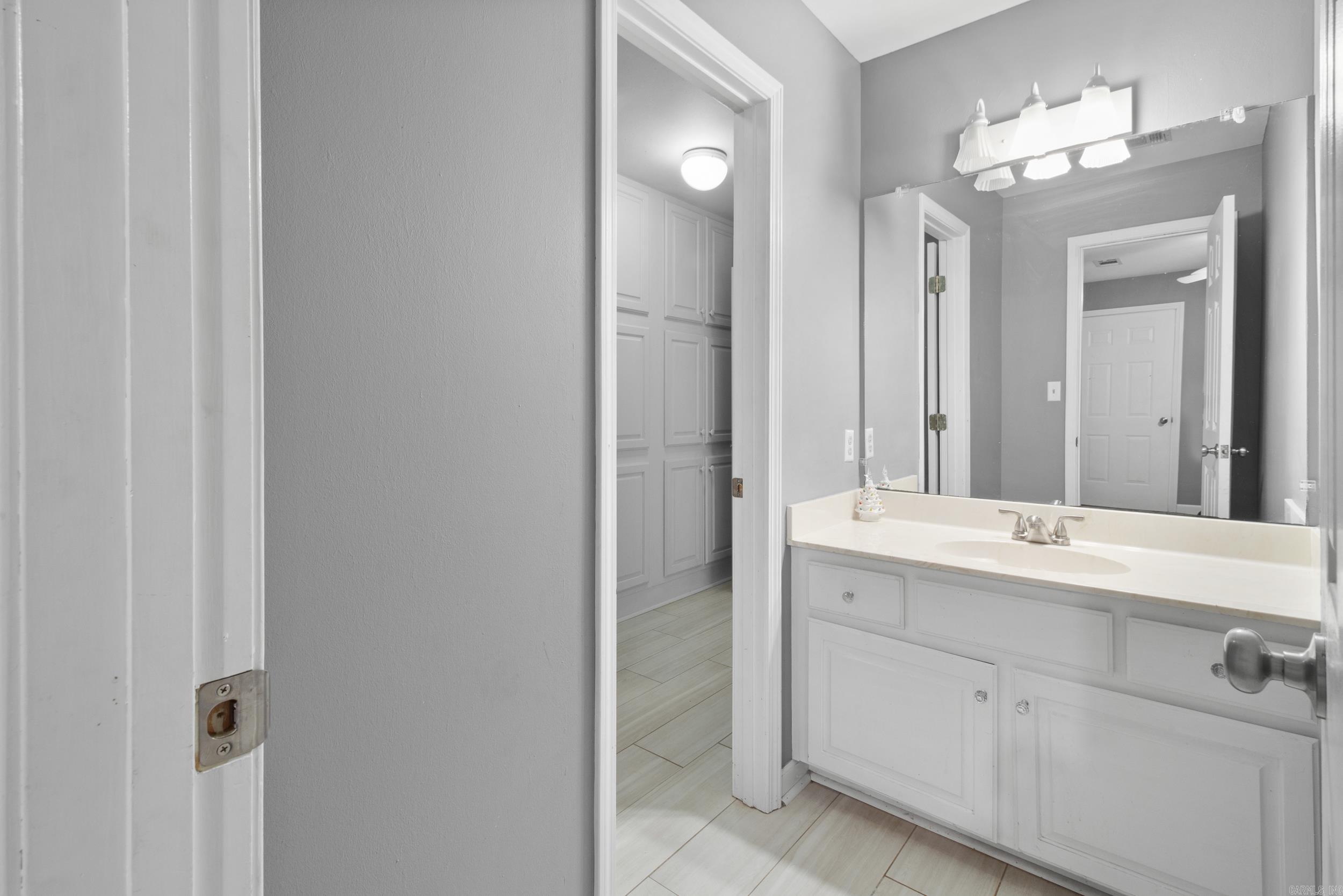 NORTH HILLS ESTATES - Residential