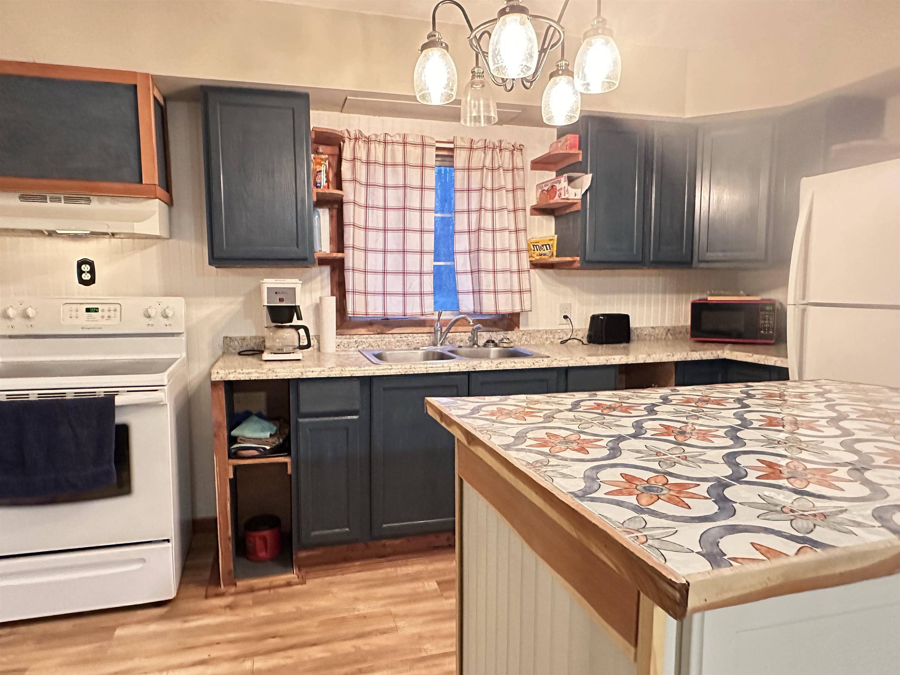 Eighth - Residential