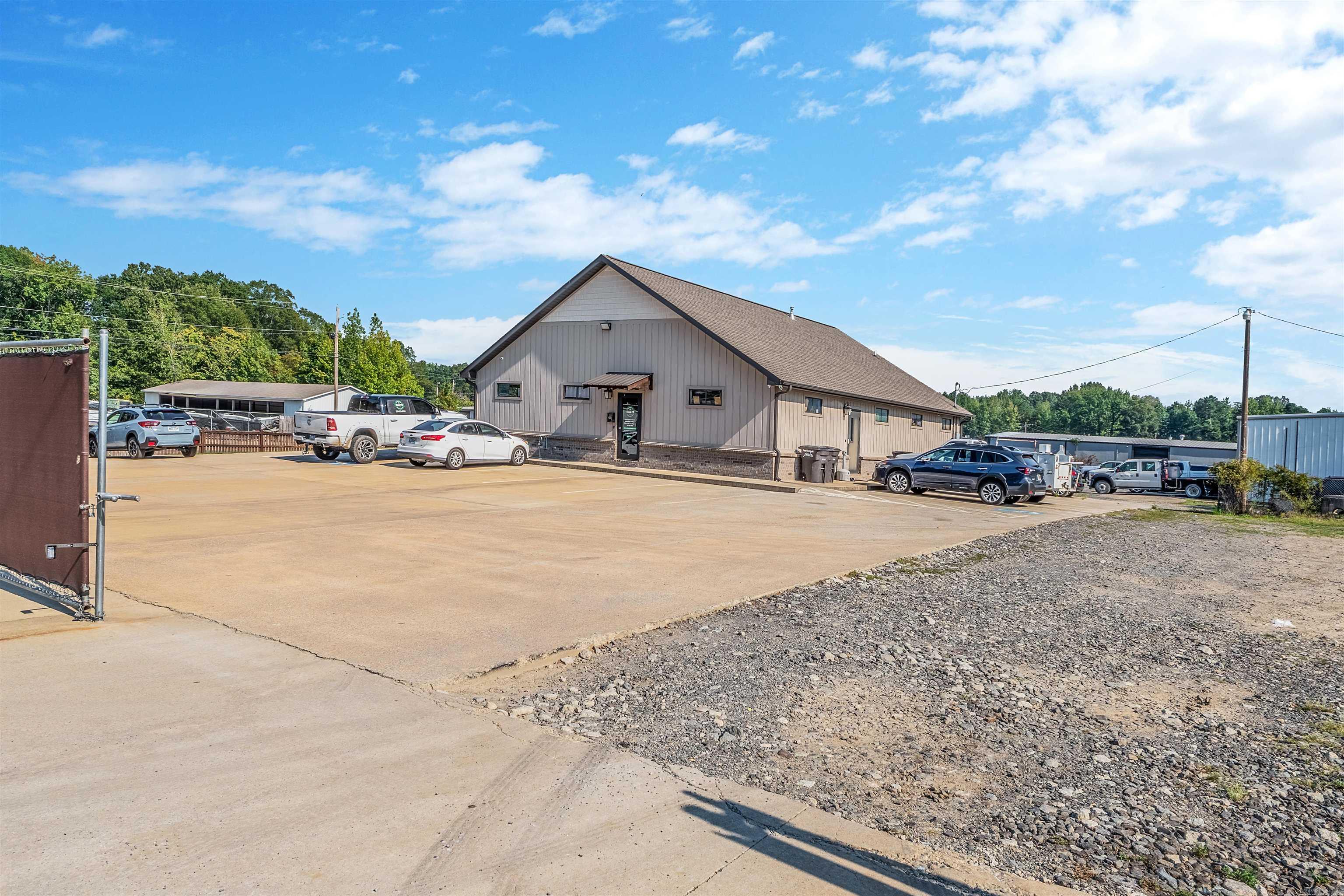 Metropolitan Commercial Estate - Commercial Sale