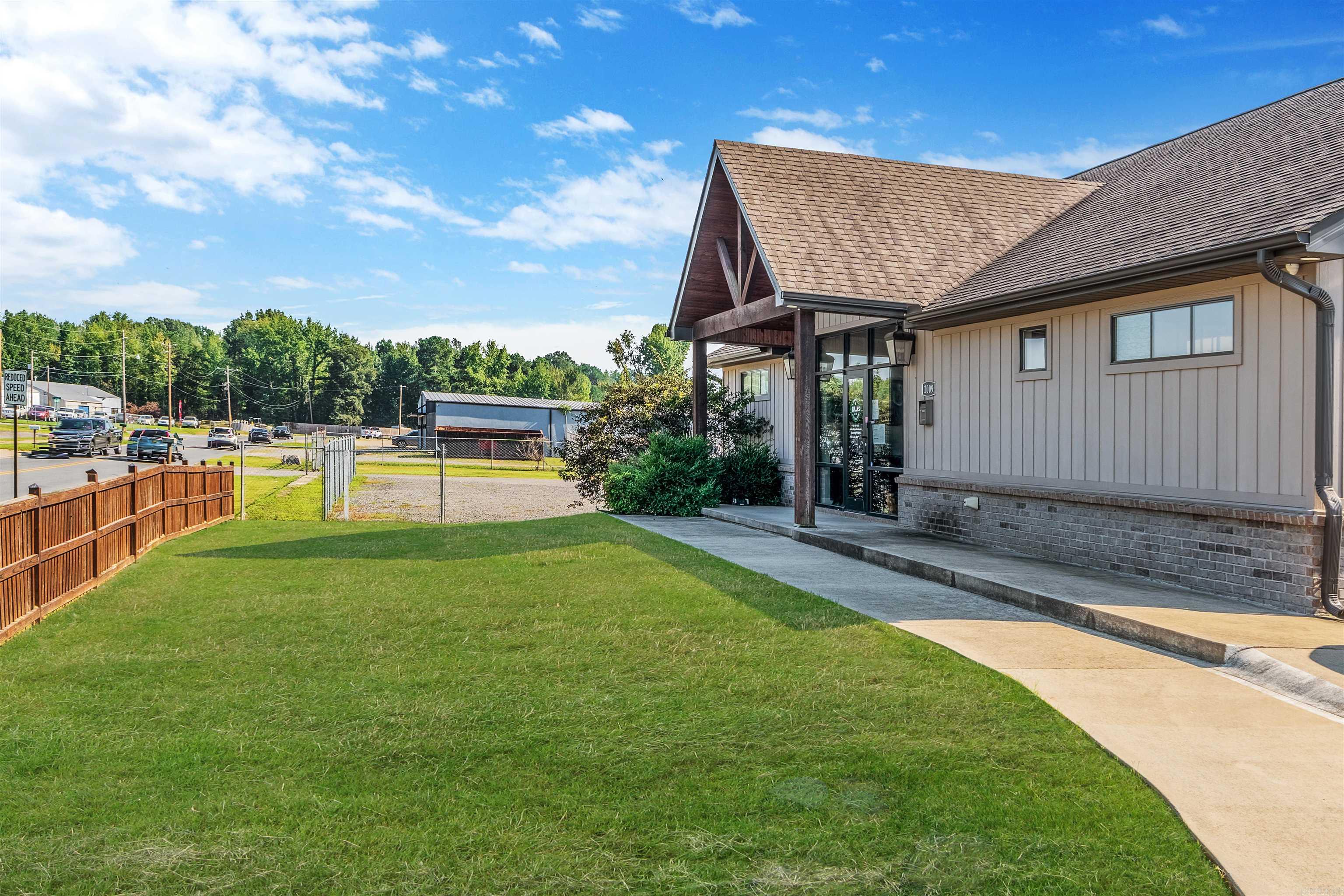 Metropolitan Commercial Estate - Commercial Sale