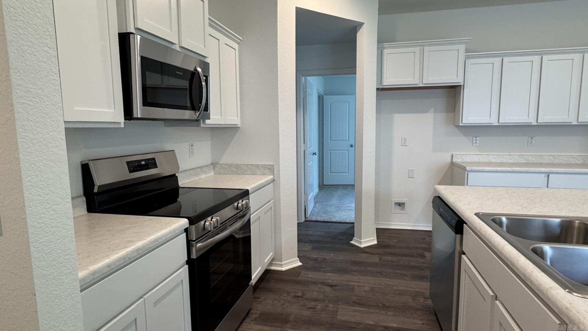 COUNTRY CLUB OF ARK THE - Residential