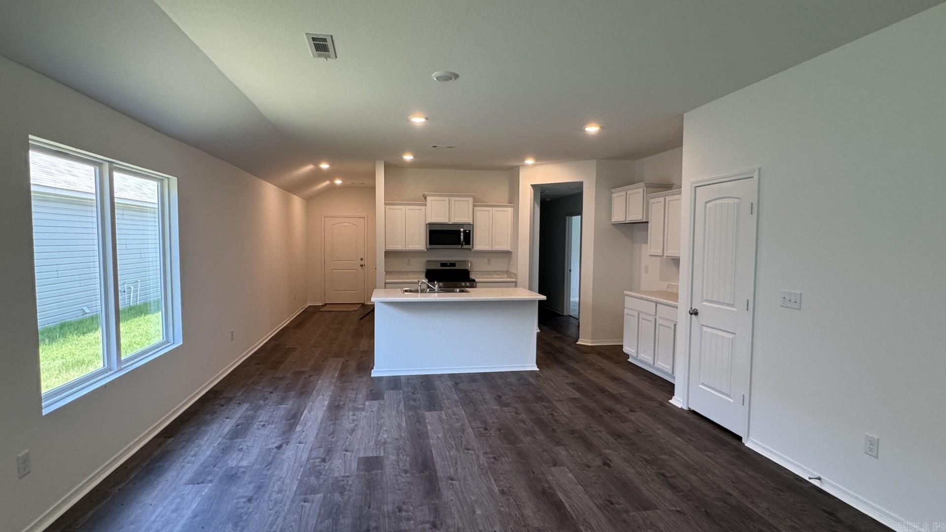 COUNTRY CLUB OF ARK THE - Residential