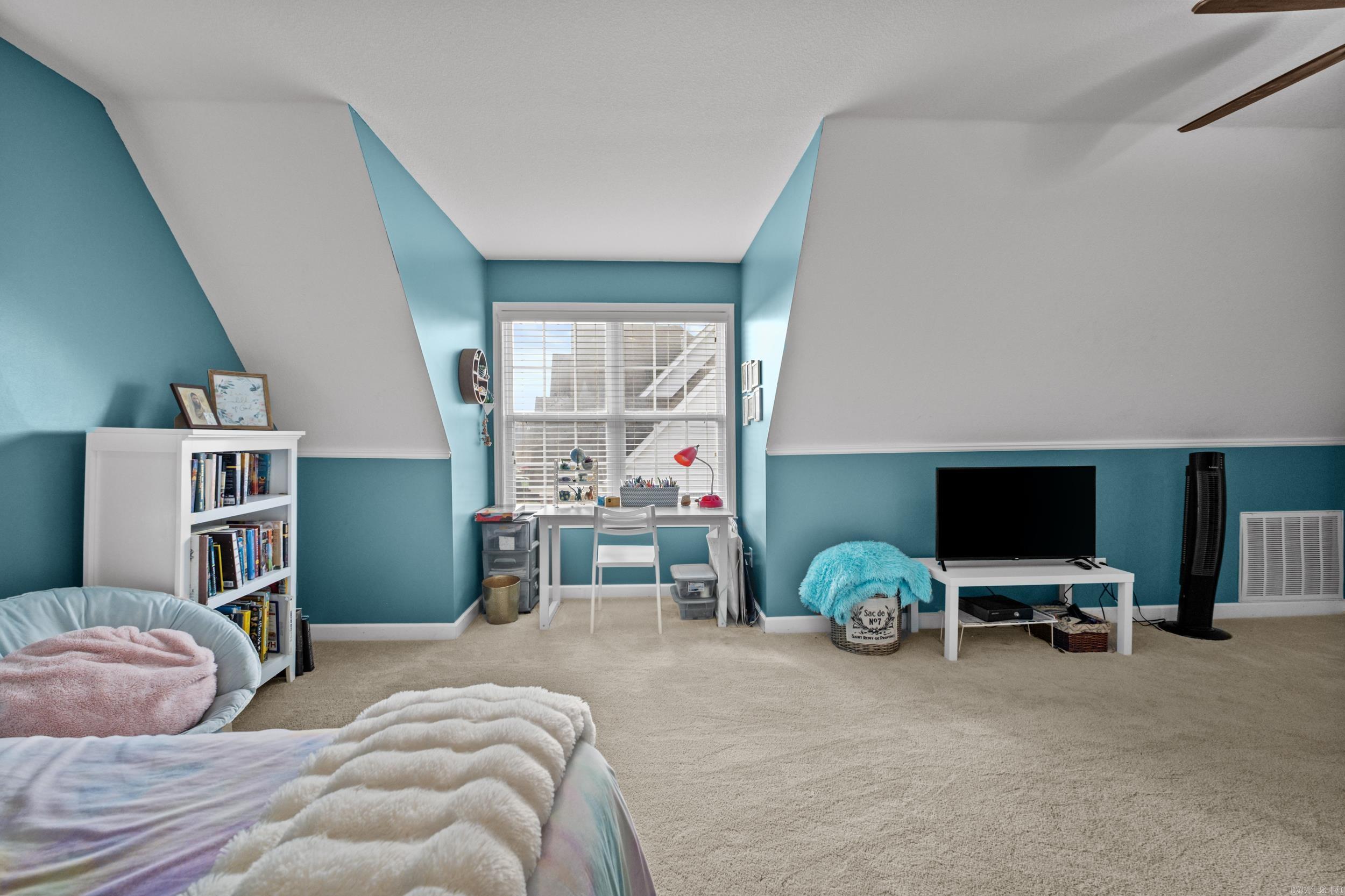 MAGNESS CREEK NORTH - Residential