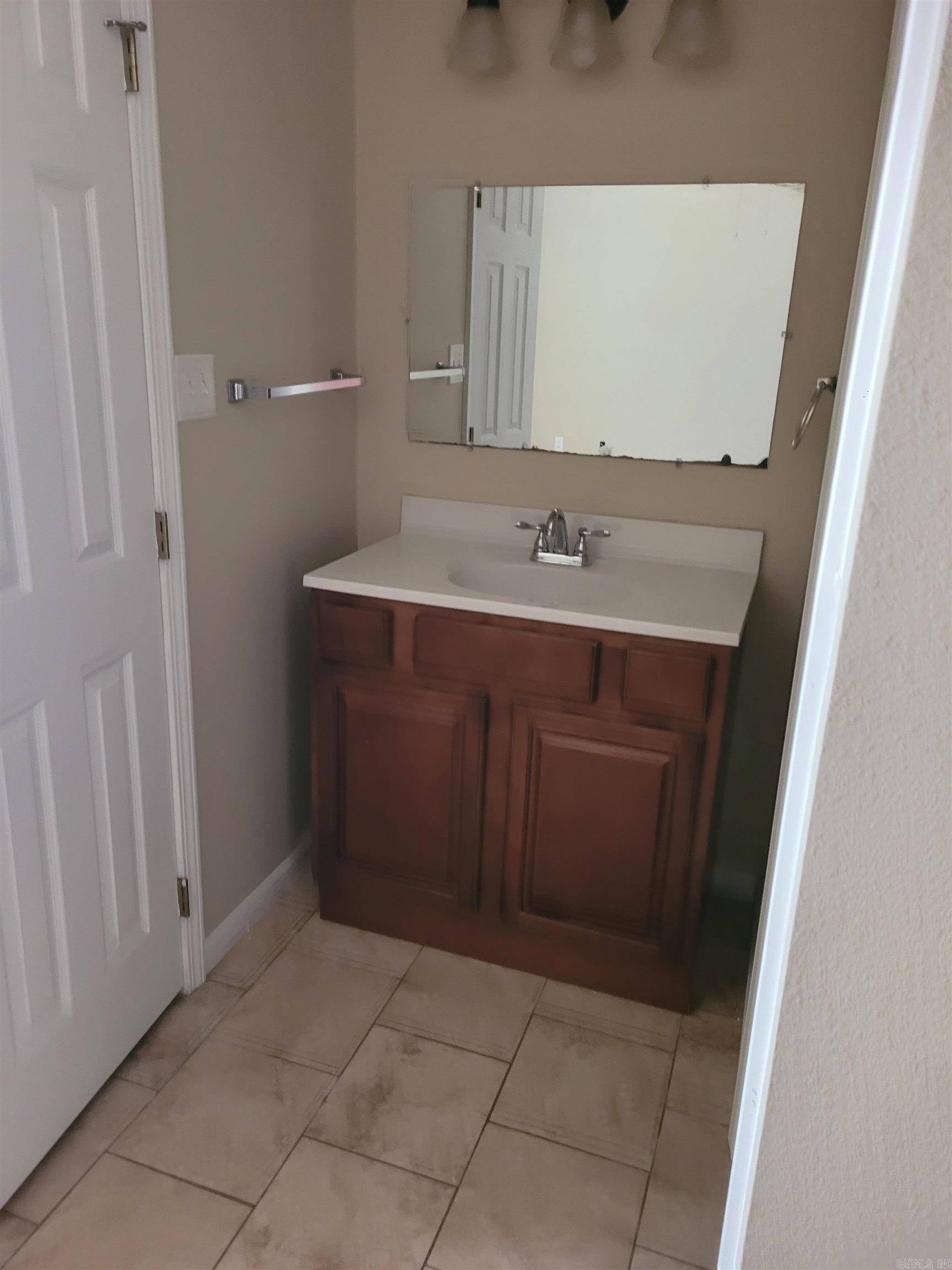 Barrow John 8L - Residential Lease