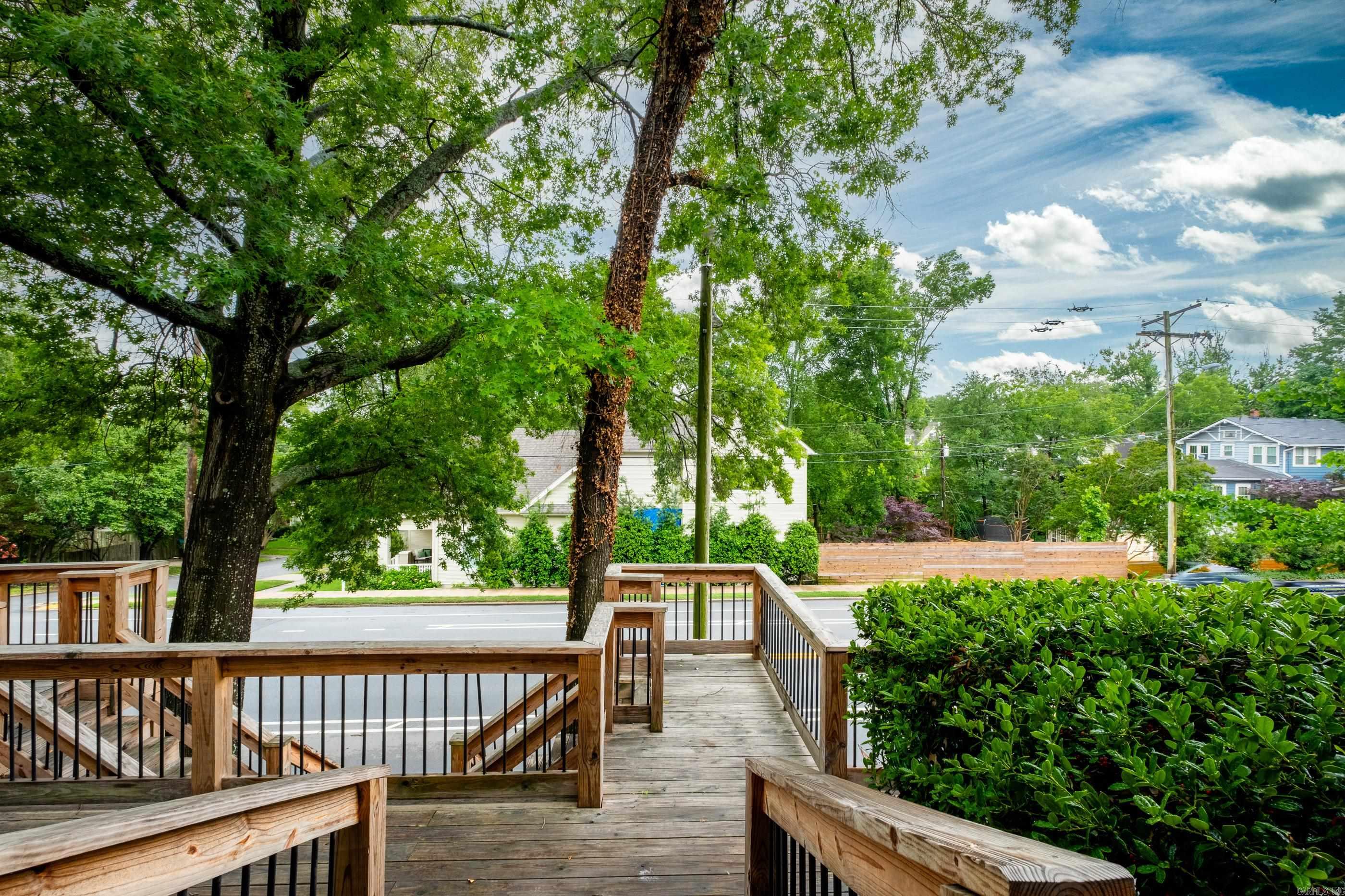 KAVANAUGH PLACE COND - Residential